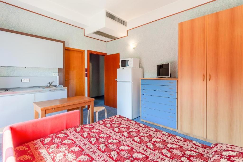 Apartment - Photo 2