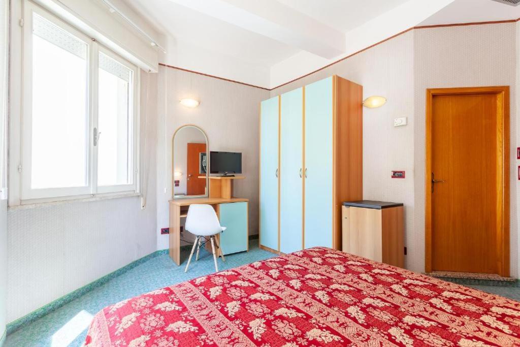 Standard Double Room - Photo 5