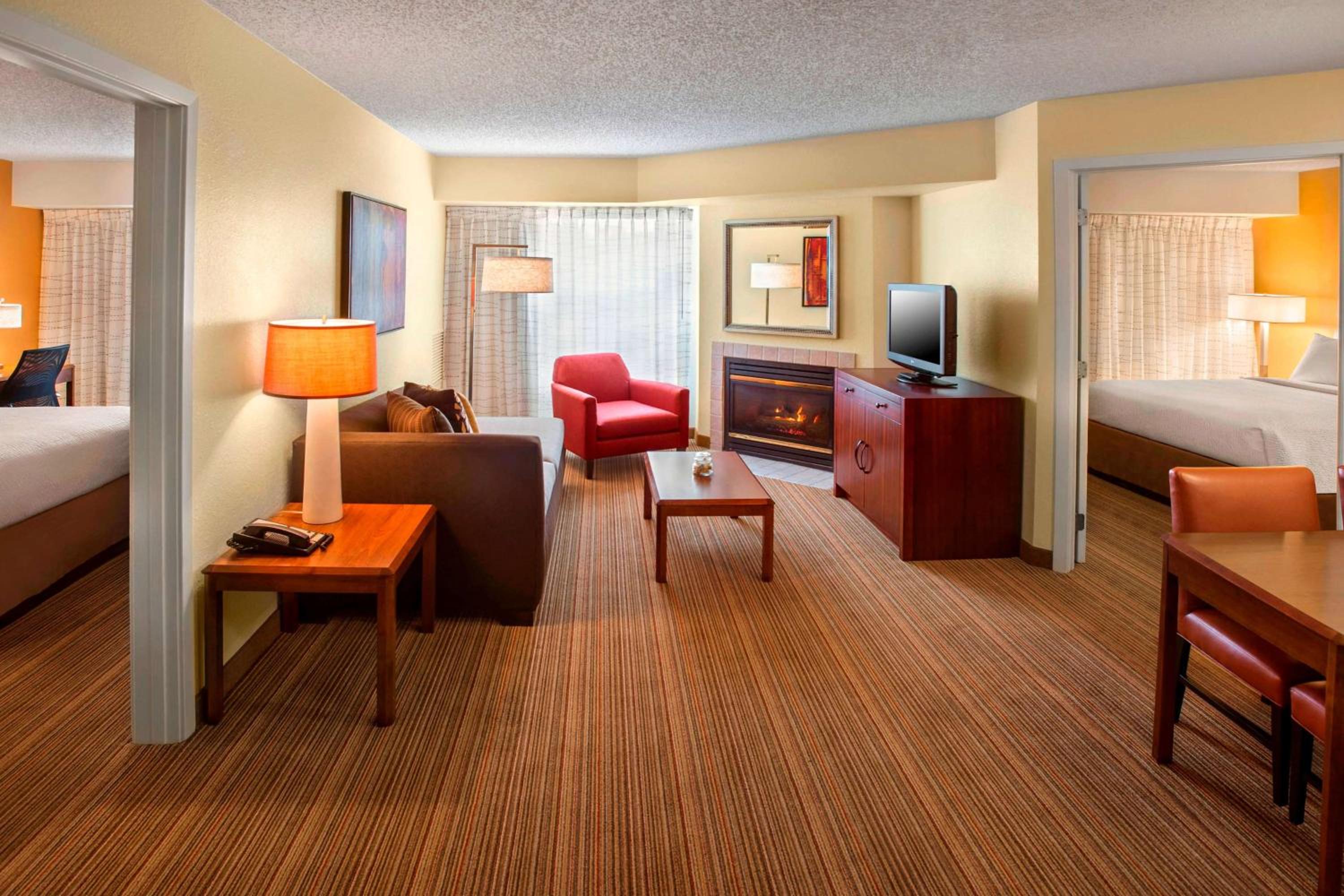Two Bedroom Suite  with Two Queen Beds - Photo 1