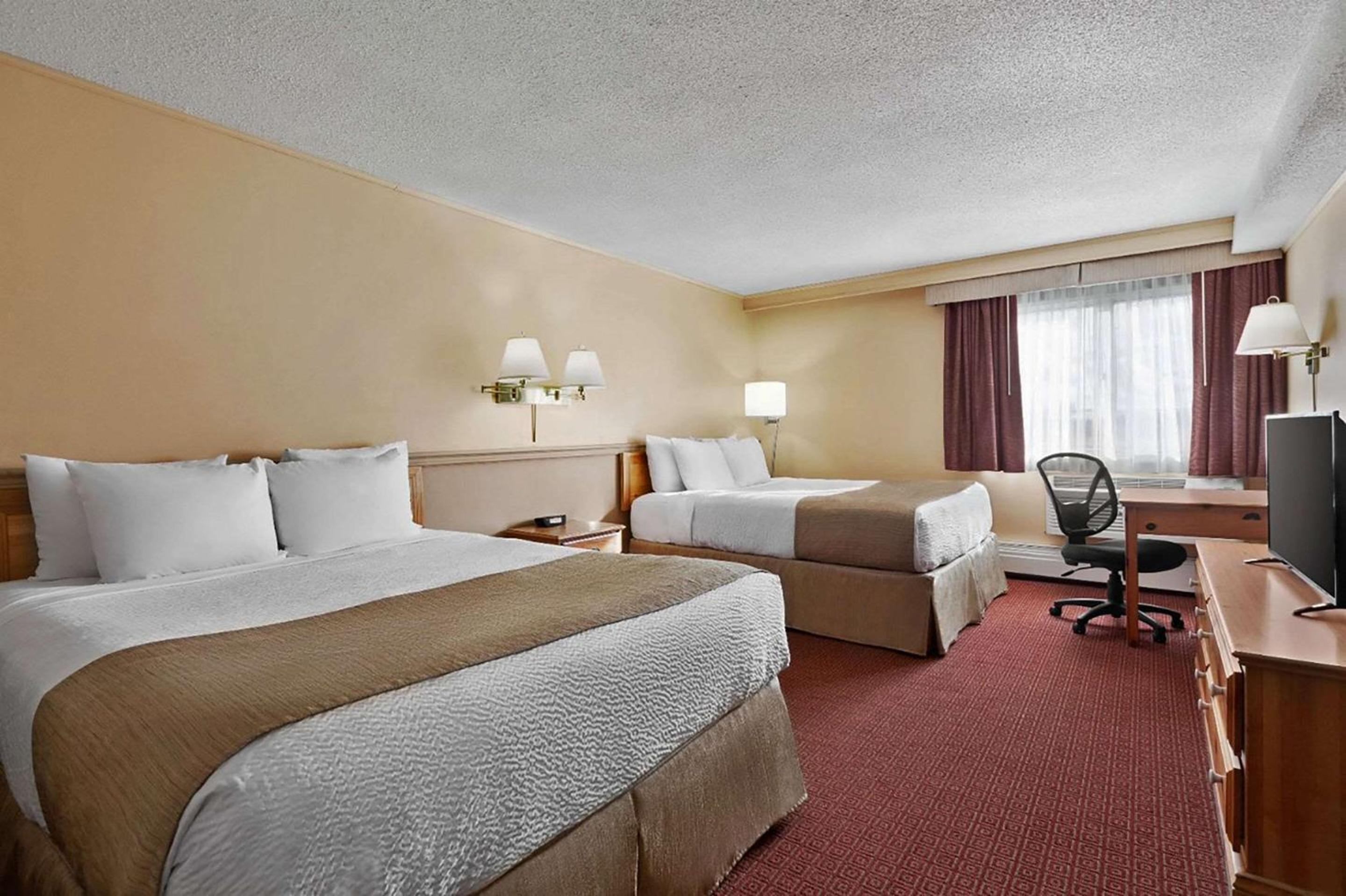 Standard Queen Room with Two Queen Beds - Non Smoking  - Photo 2