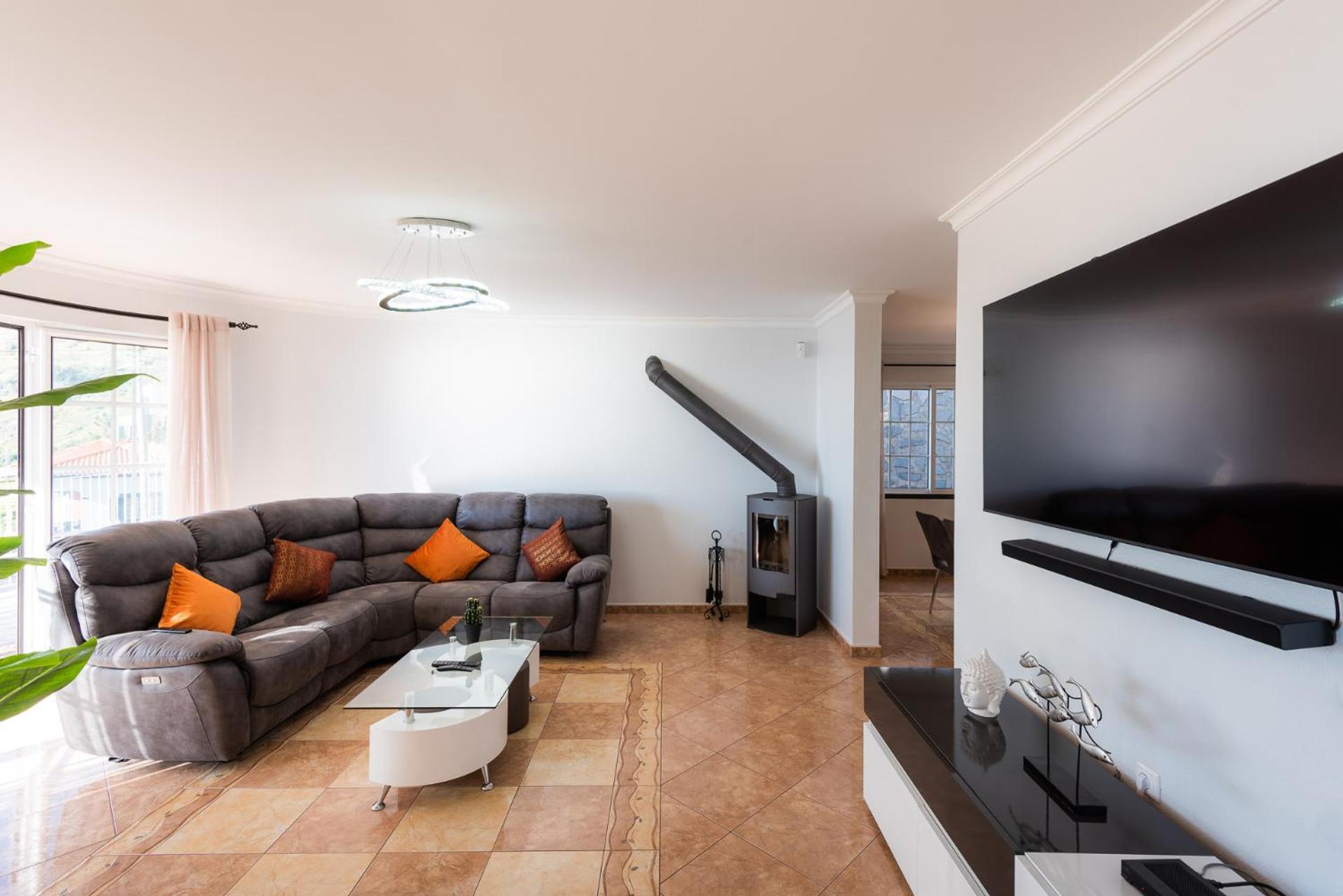 Three-Bedroom Villa photo 1
