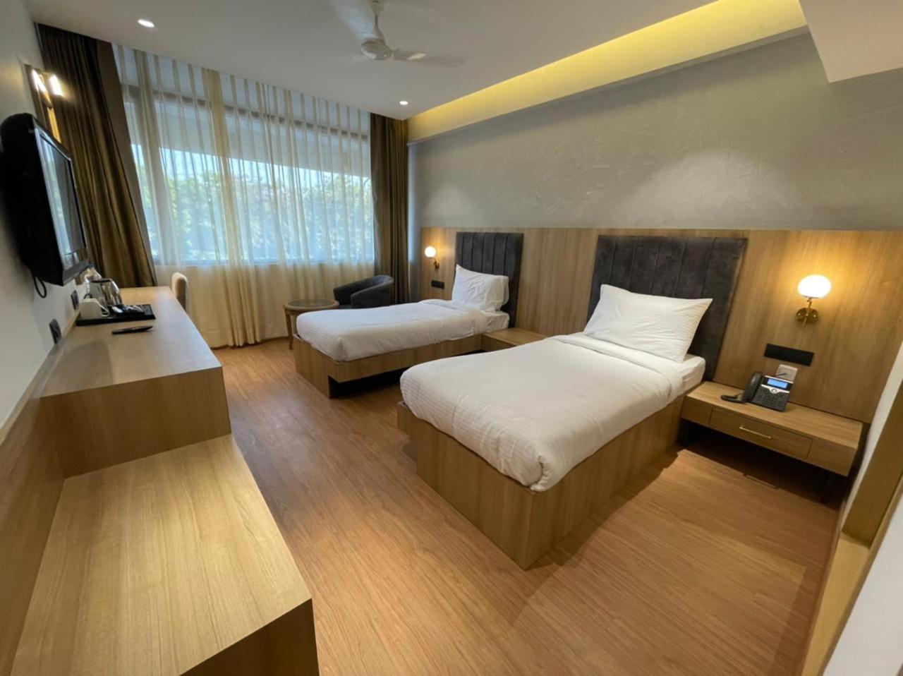 Deluxe Double or Twin Room photo 2