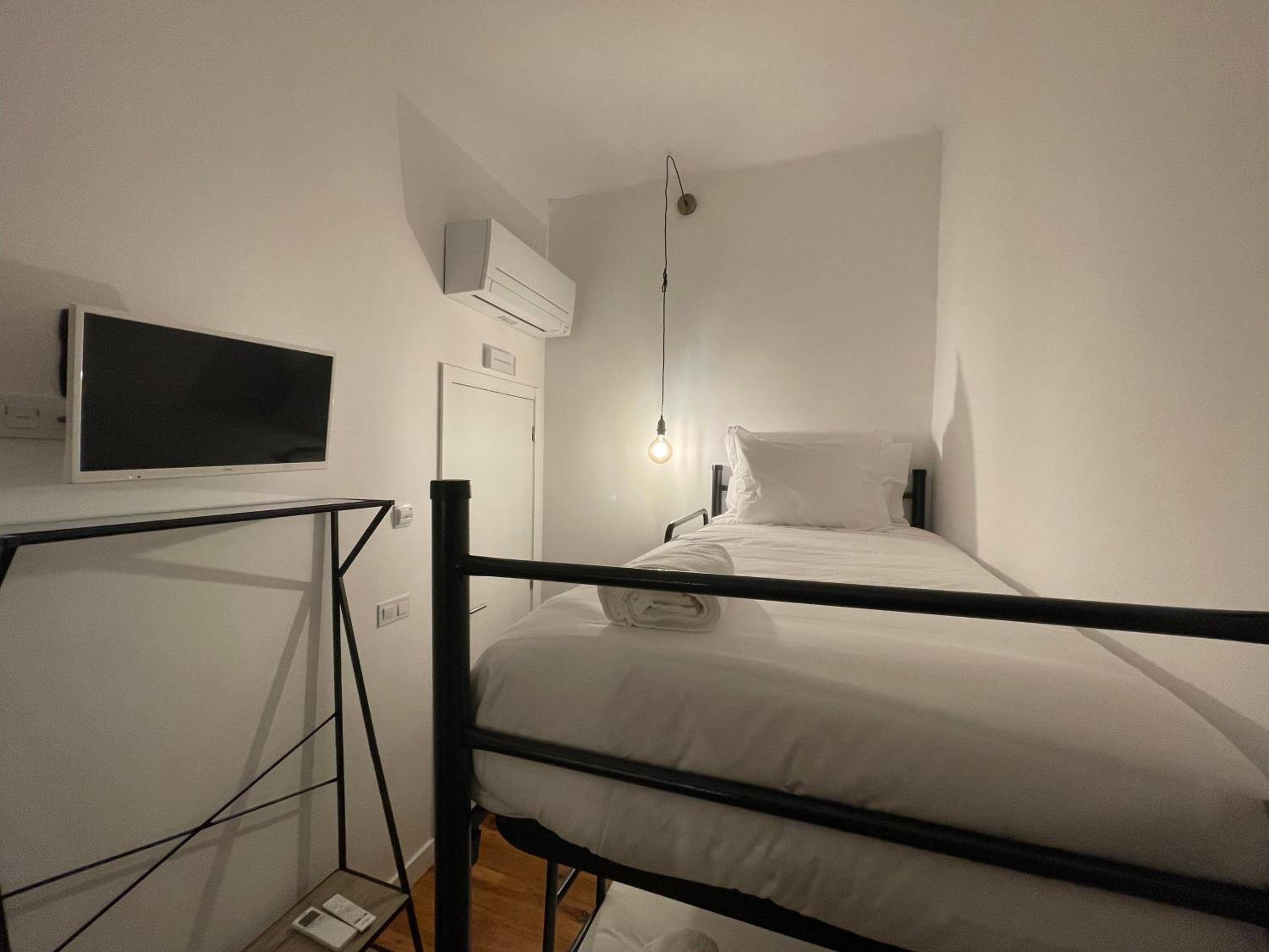 Small Bunk Bed Room - Photo 2