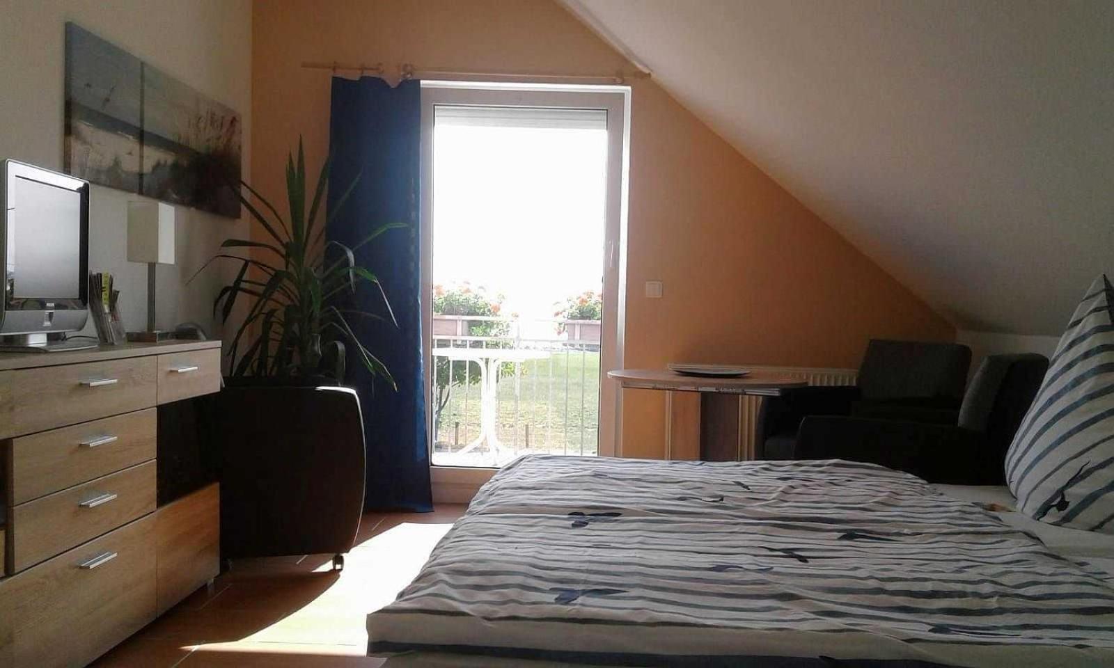 One-Bedroom Apartment with Balcony photo 3