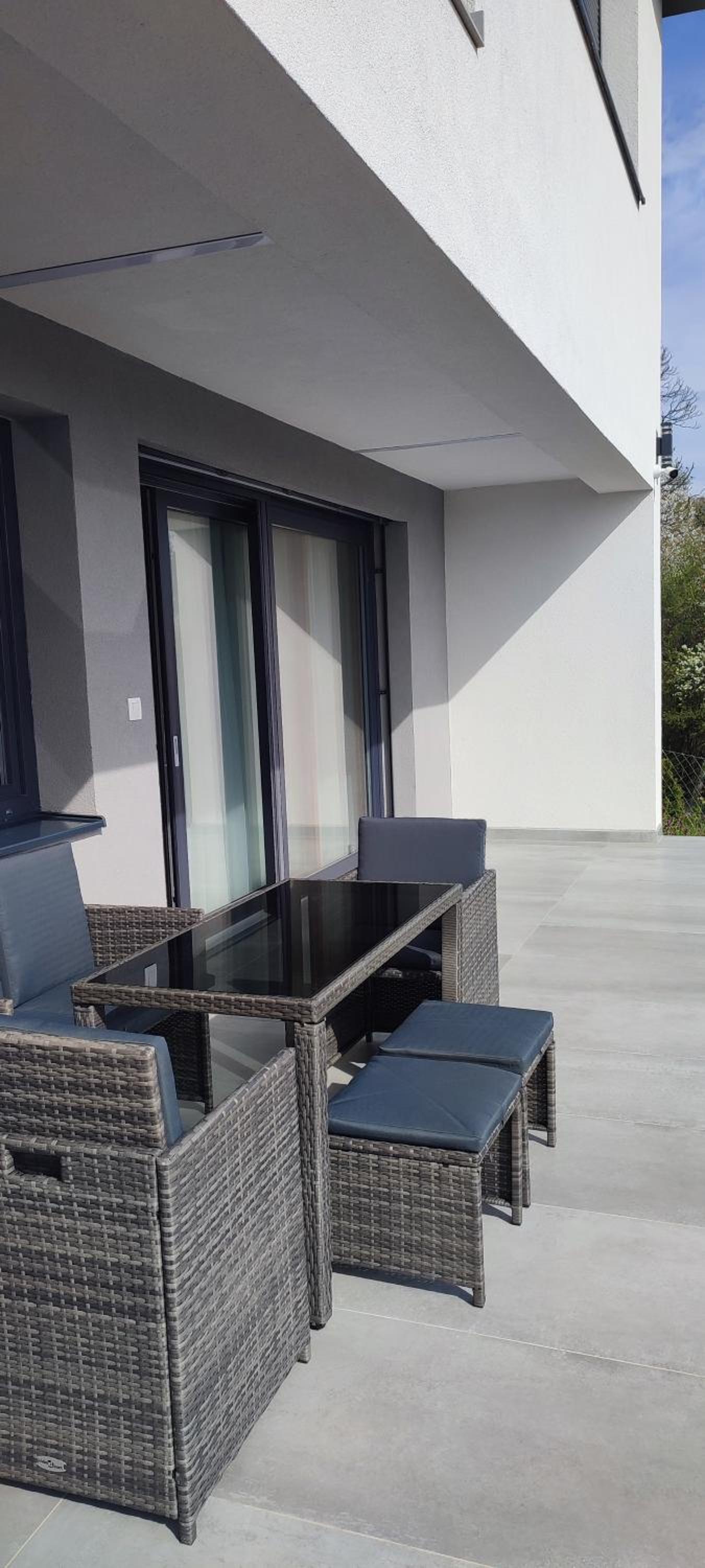 Apartment with Terrace - Photo 6