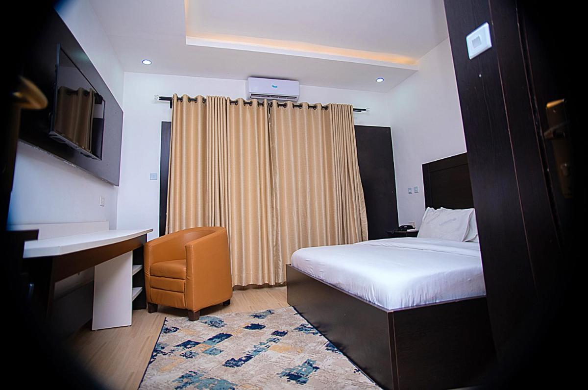 Executive (Valley view)