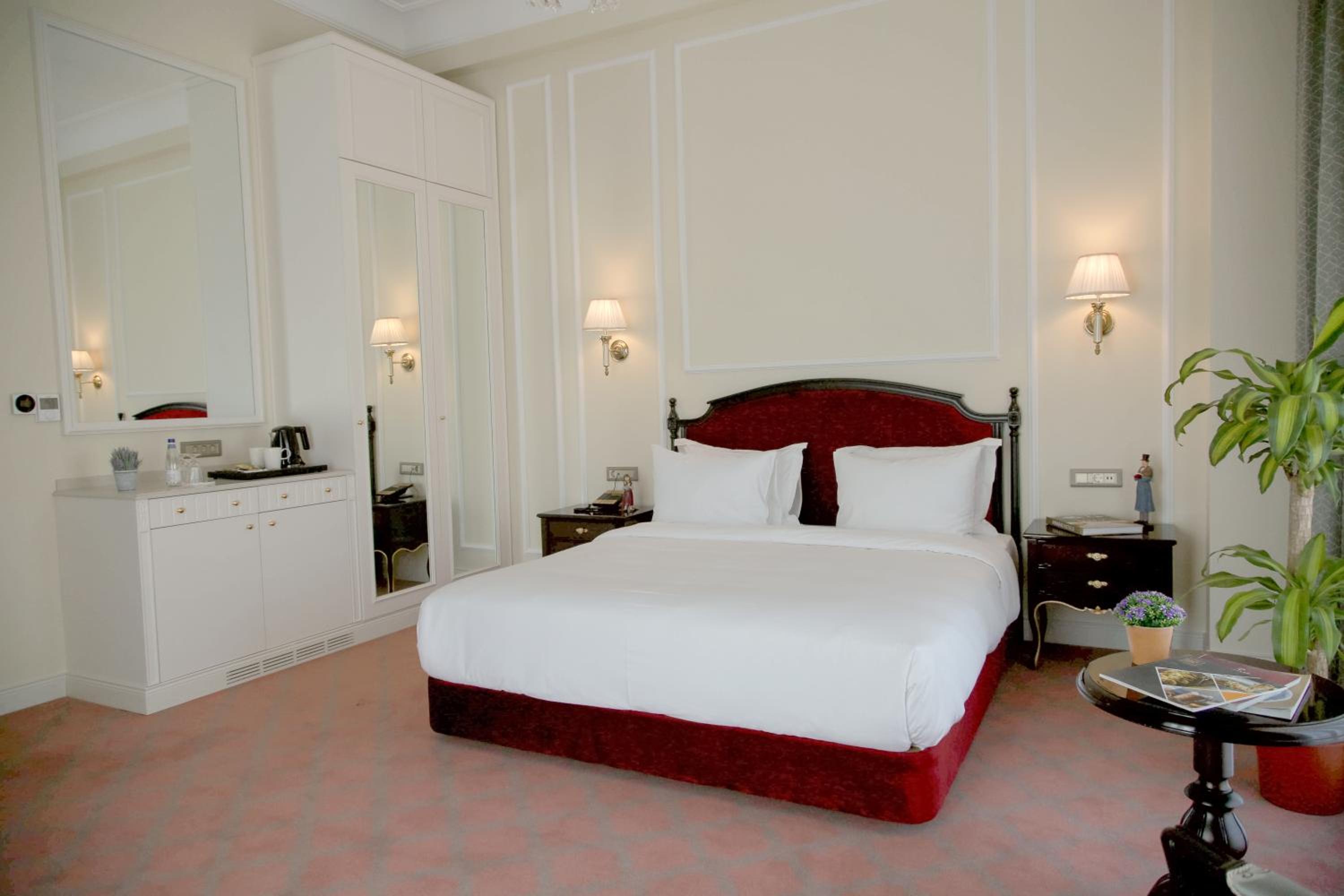 Deluxe Room - Photo 2