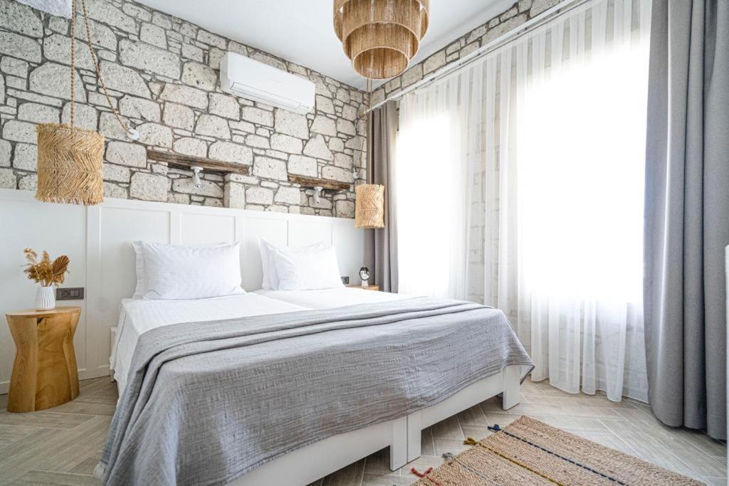 Standard Double or Twin Room - Photo 18