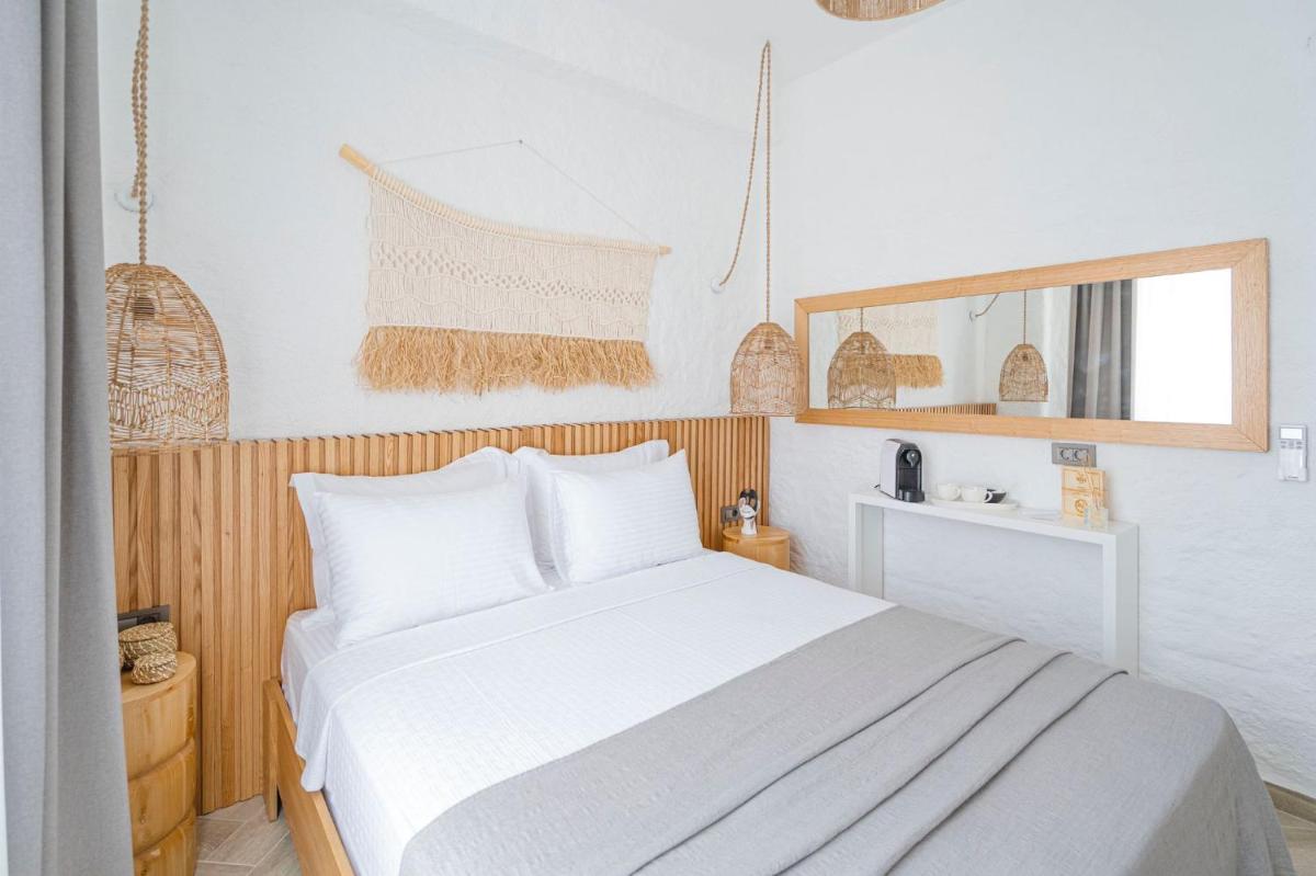 Standard Double or Twin Room - Photo 13