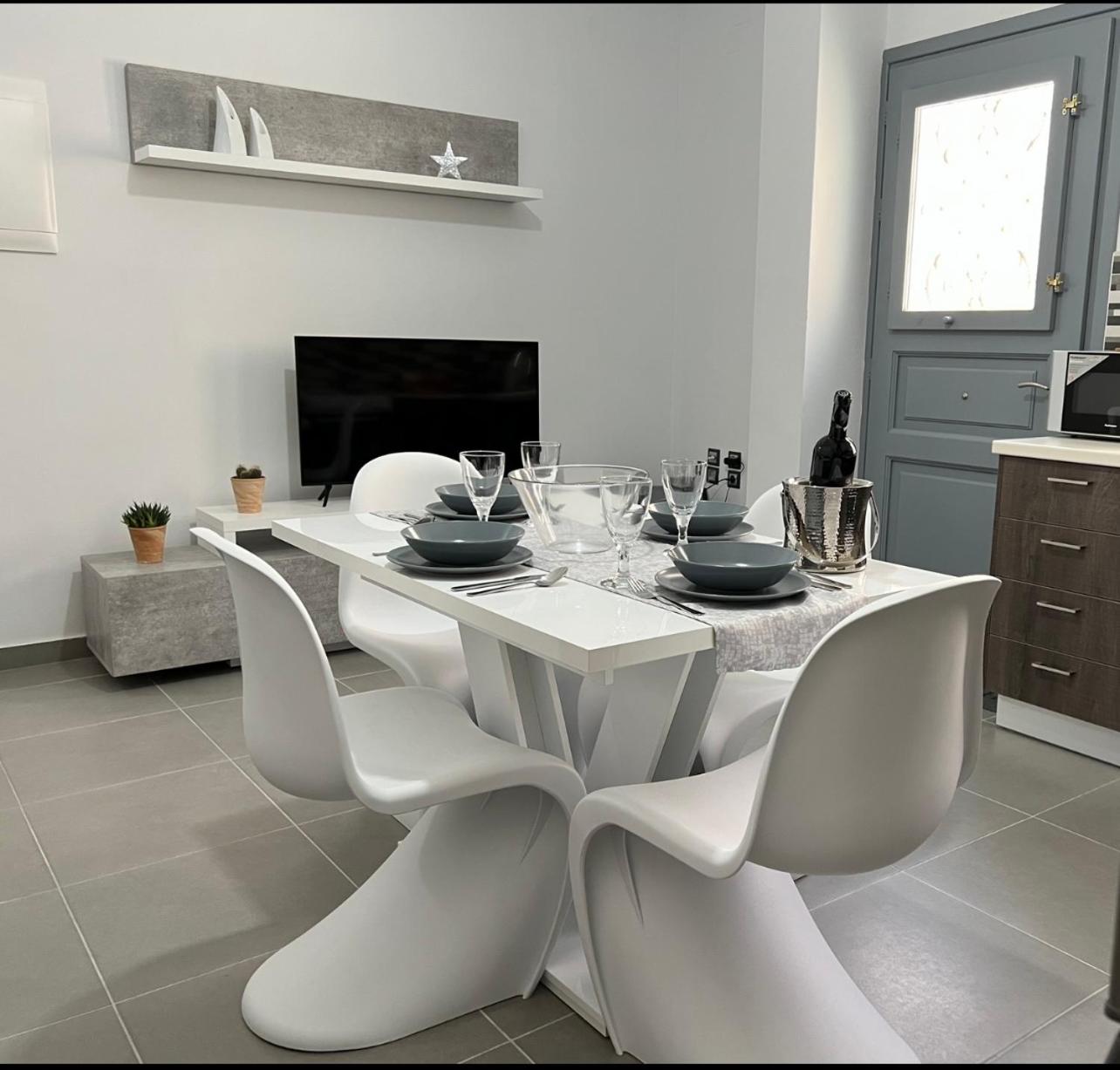 One-Bedroom Apartment - Photo 10