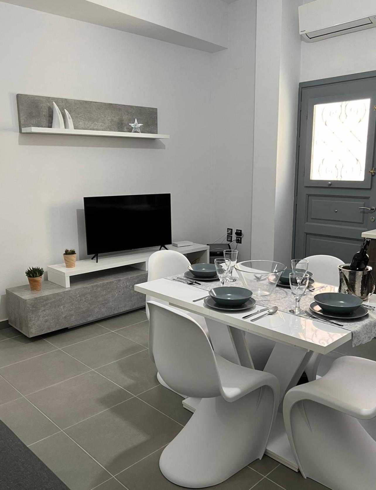 One-Bedroom Apartment - Photo 14