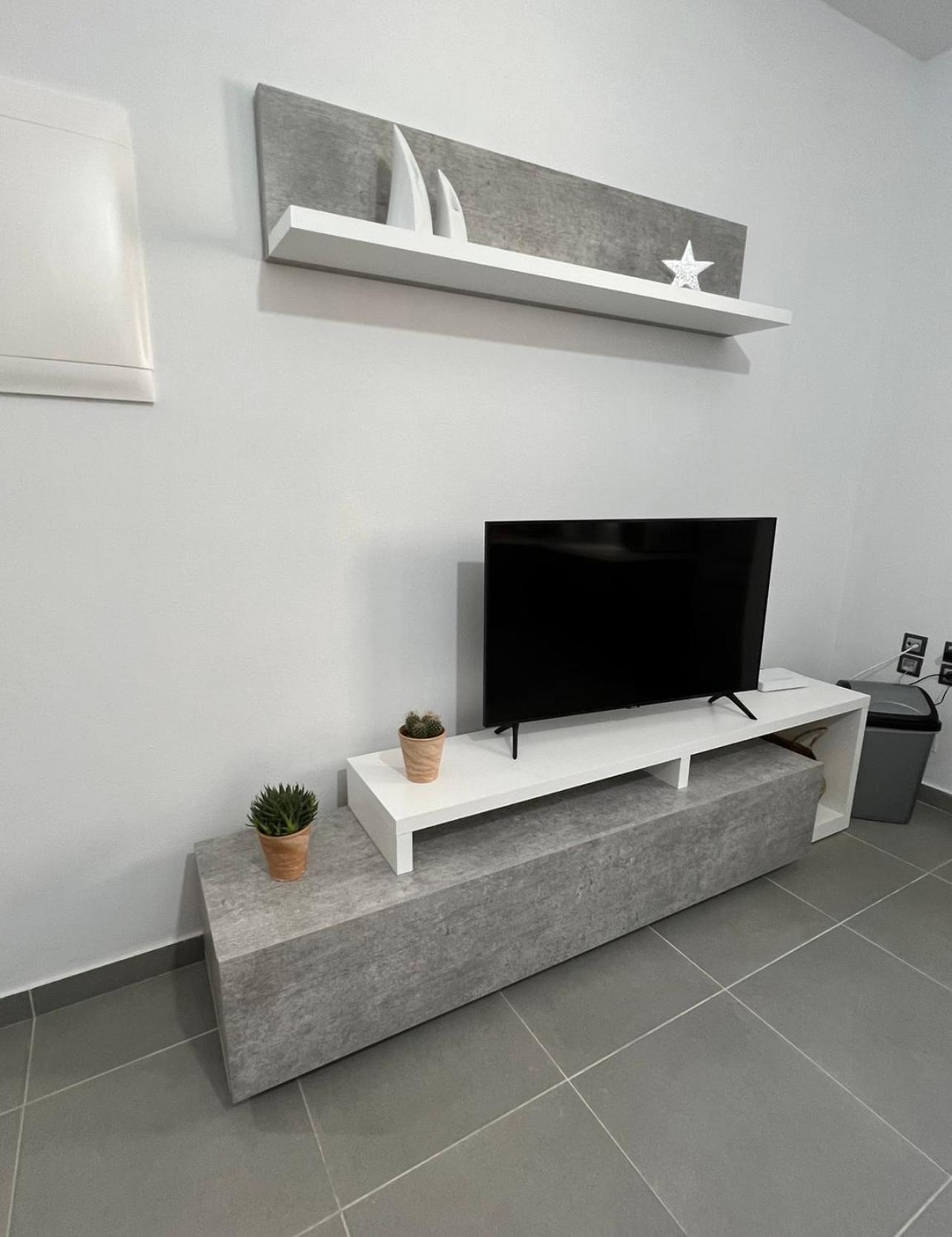 One-Bedroom Apartment - Photo 20