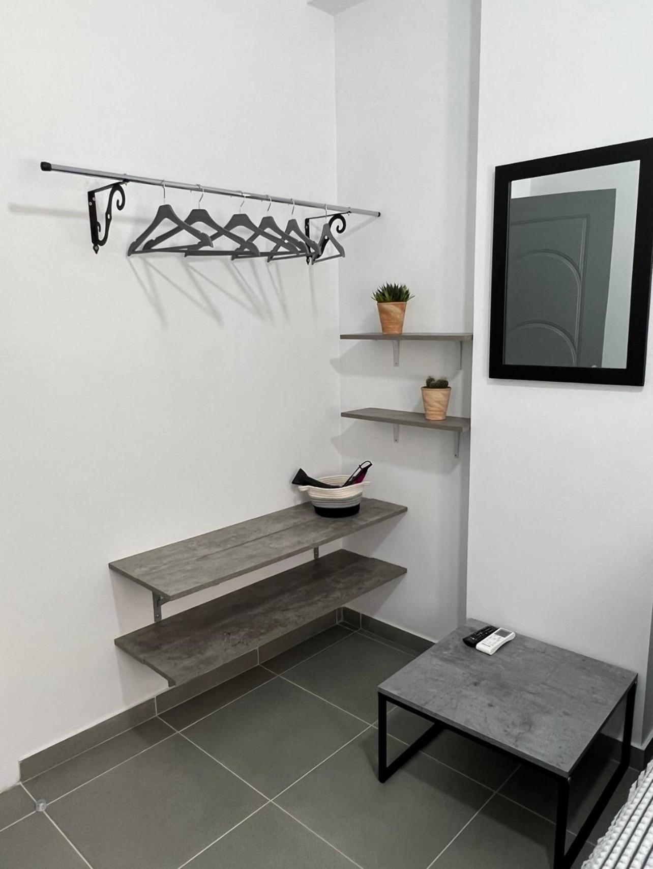 One-Bedroom Apartment - Photo 30