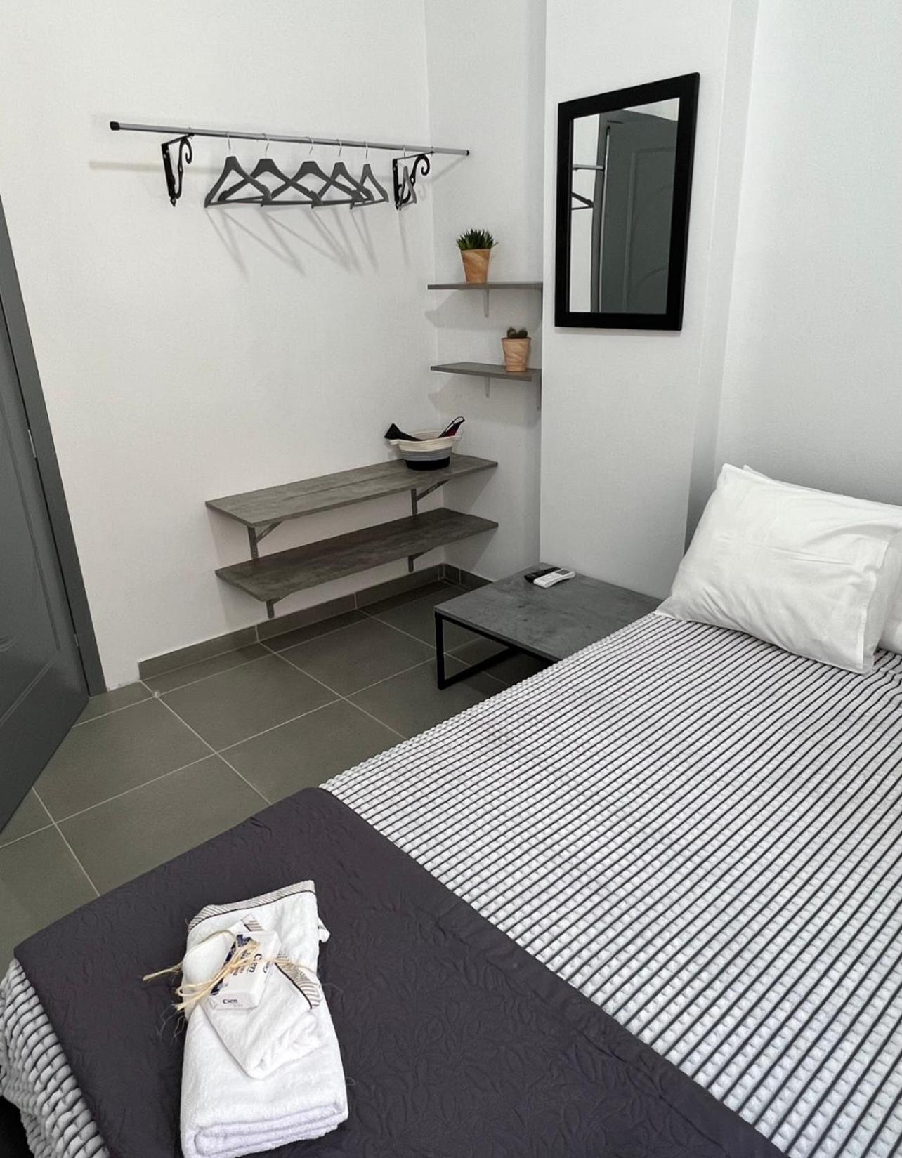 One-Bedroom Apartment - Photo 32