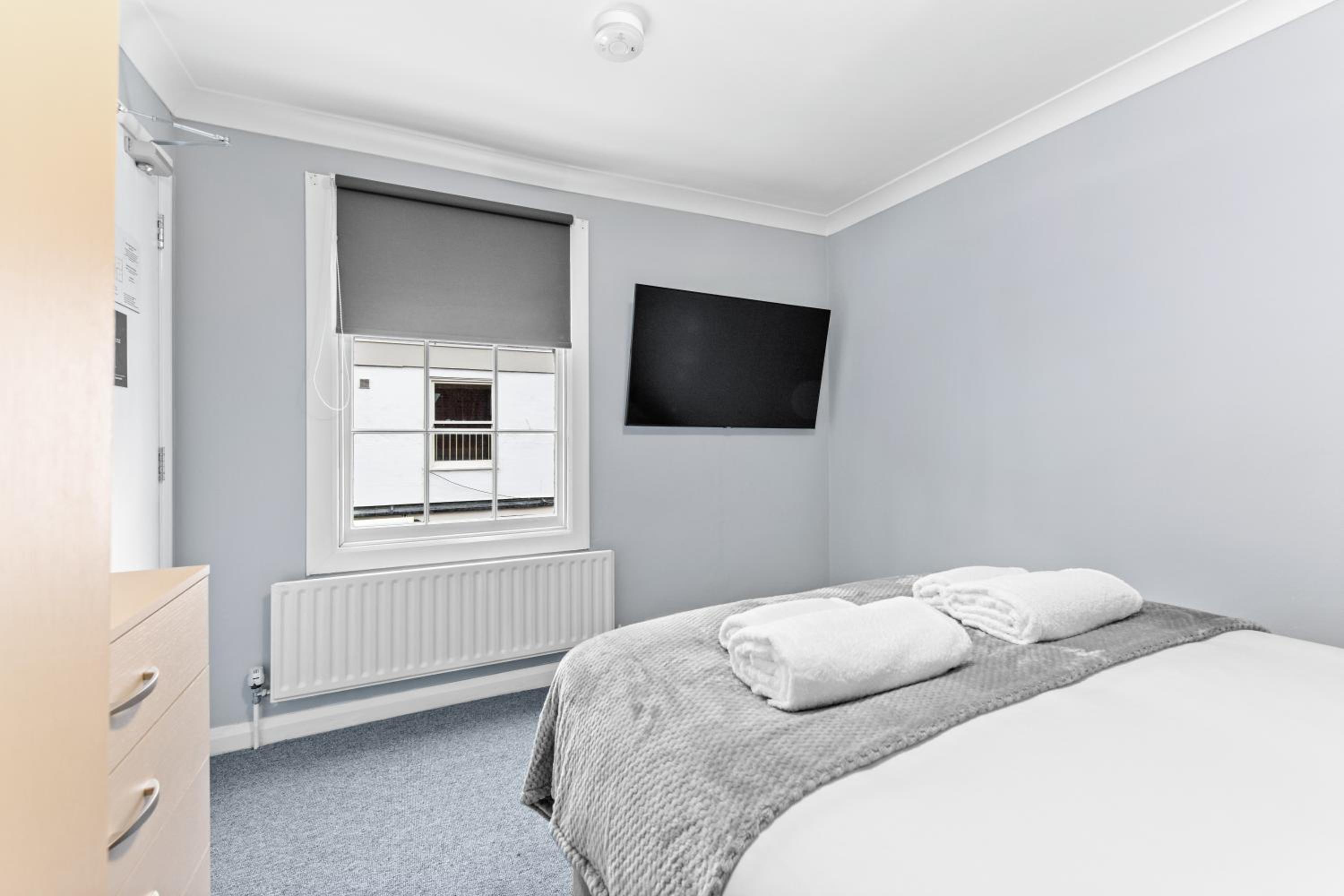 Economy Double Room - Photo 8