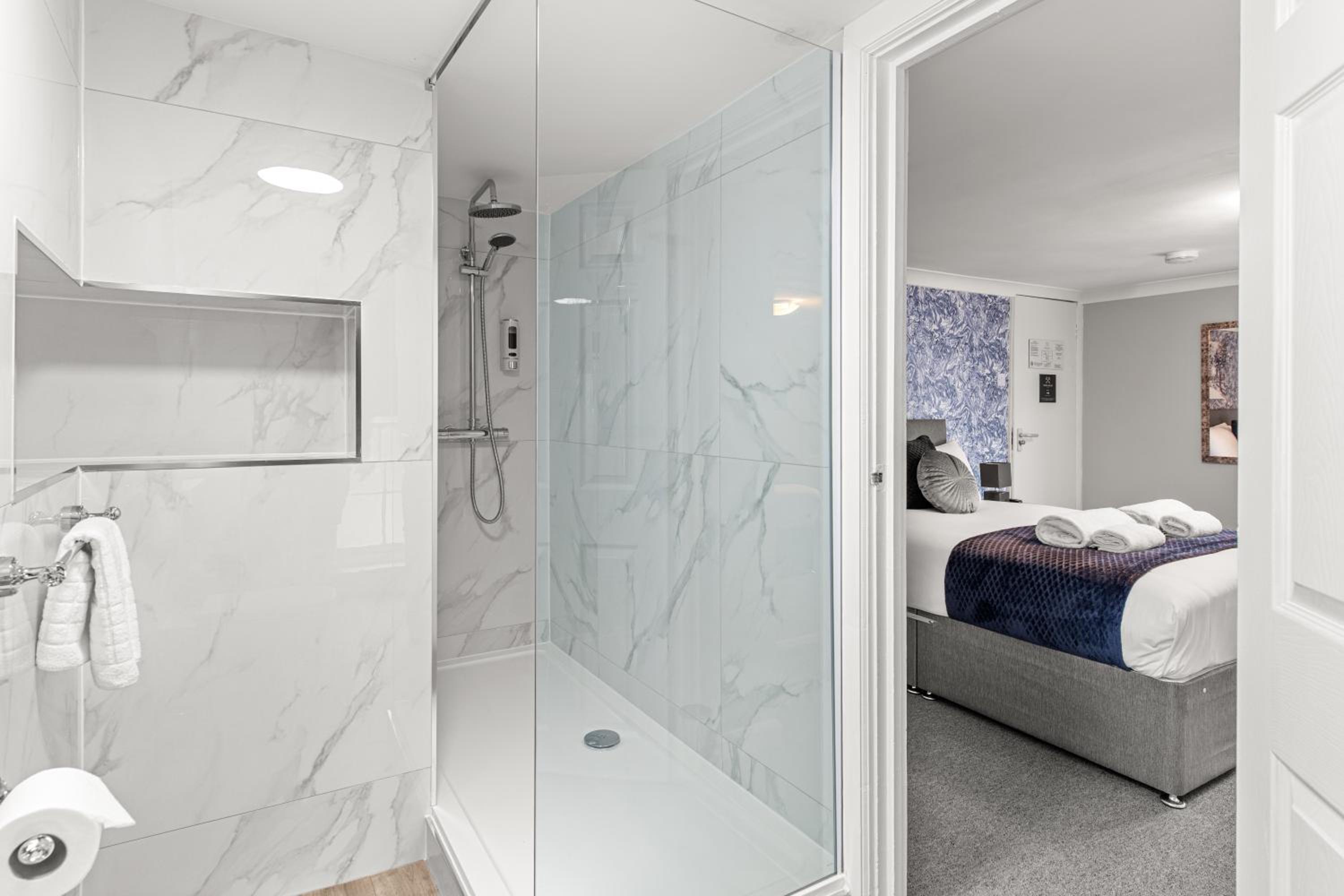 Standard Double Room - Photo 2