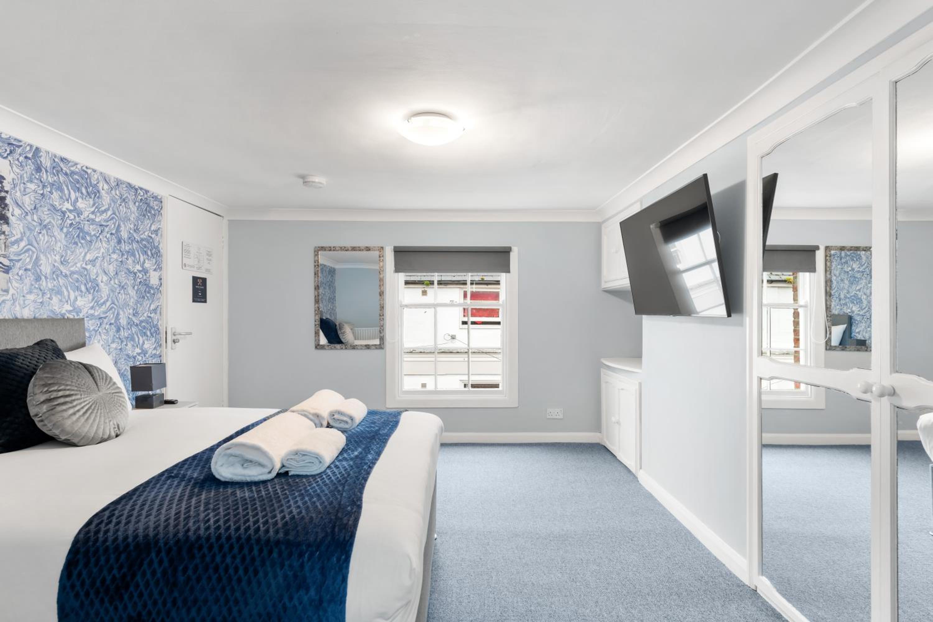 Standard Double Room - Photo 4