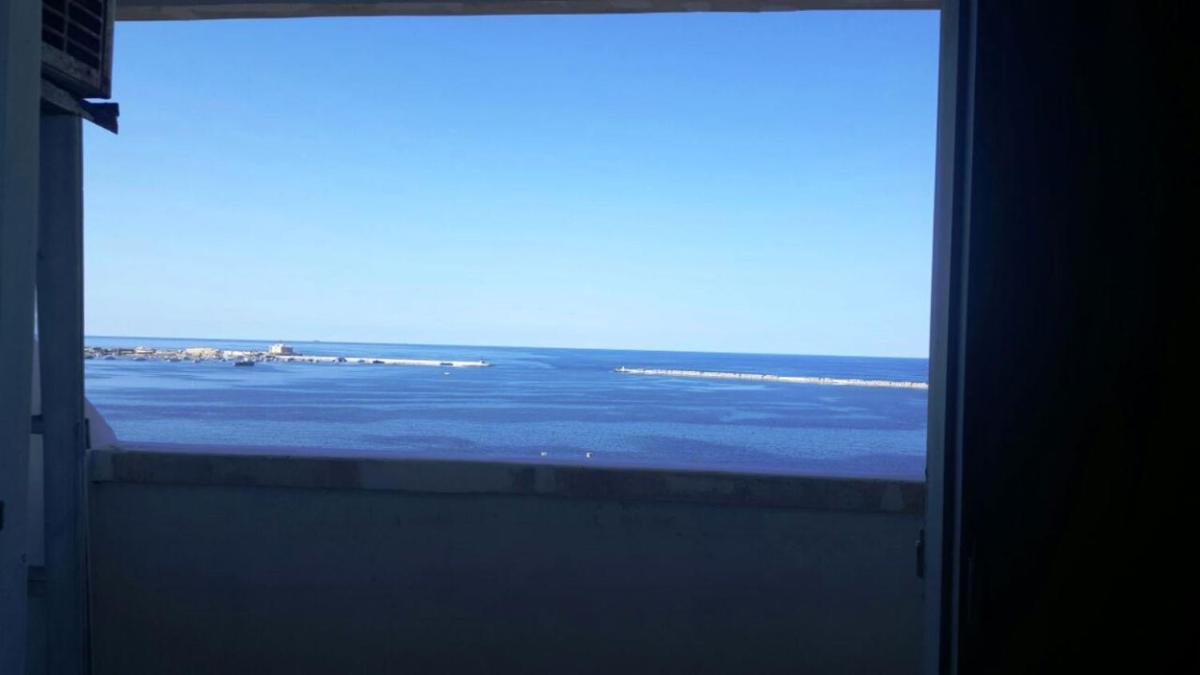 Deluxe Double or Twin Room with Sea View photo 3