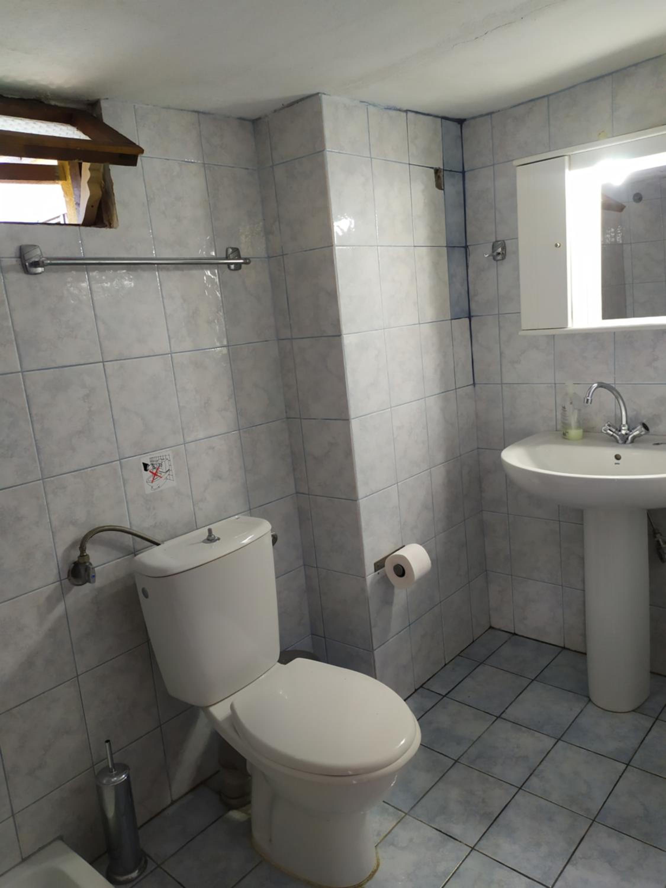 Two-Bedroom Apartment - Photo 5