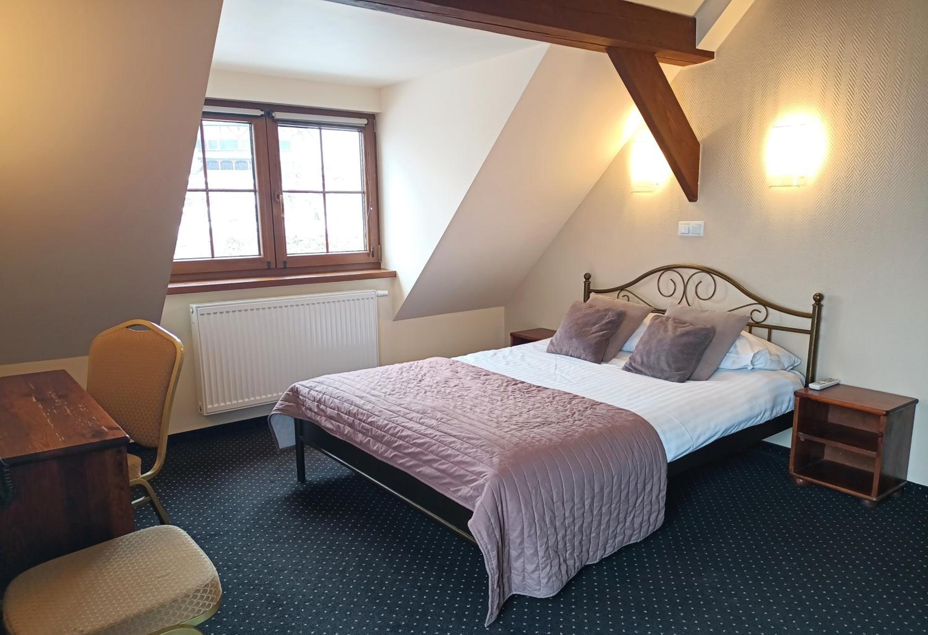Deluxe Double Room - Photo 13