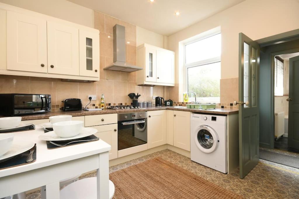 Three-Bedroom House photo 2