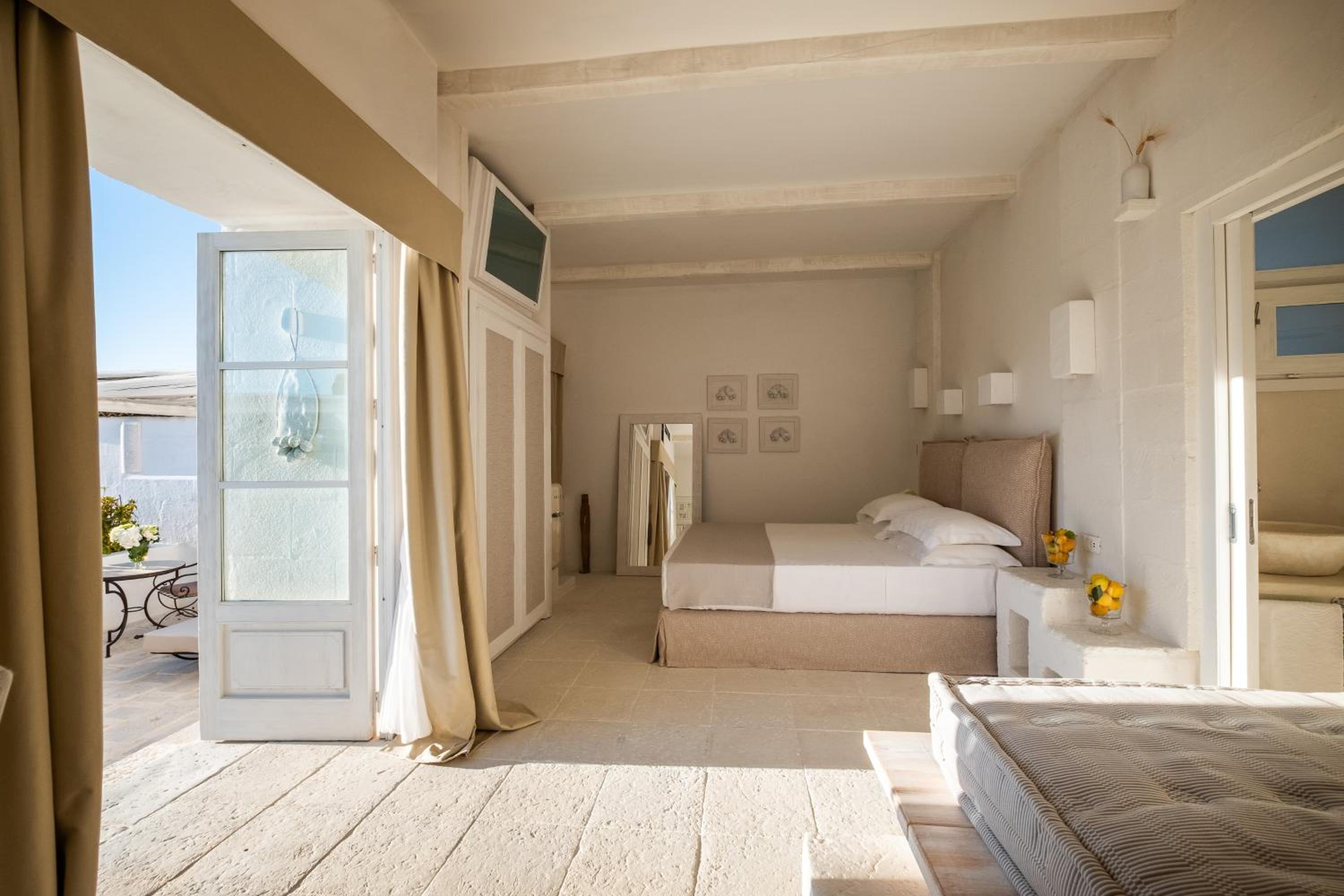 Deluxe Room with Sunset View - Photo 1