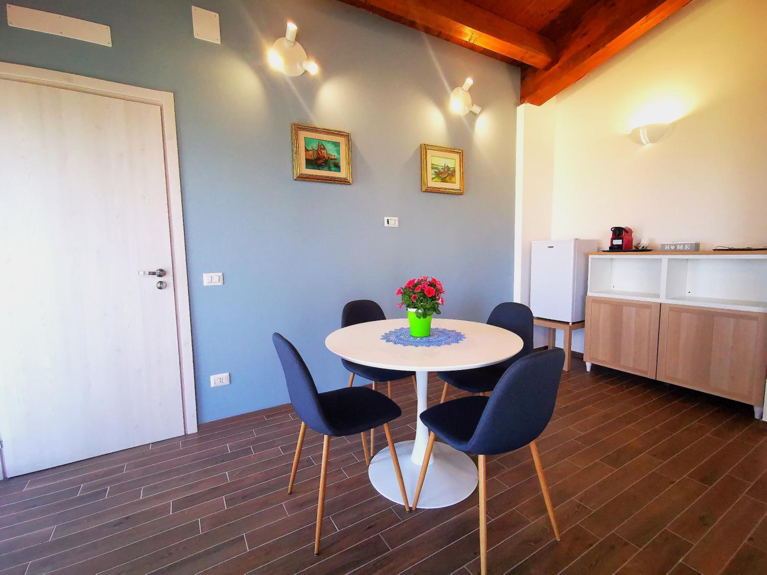Apartment with Sea View - Photo 4