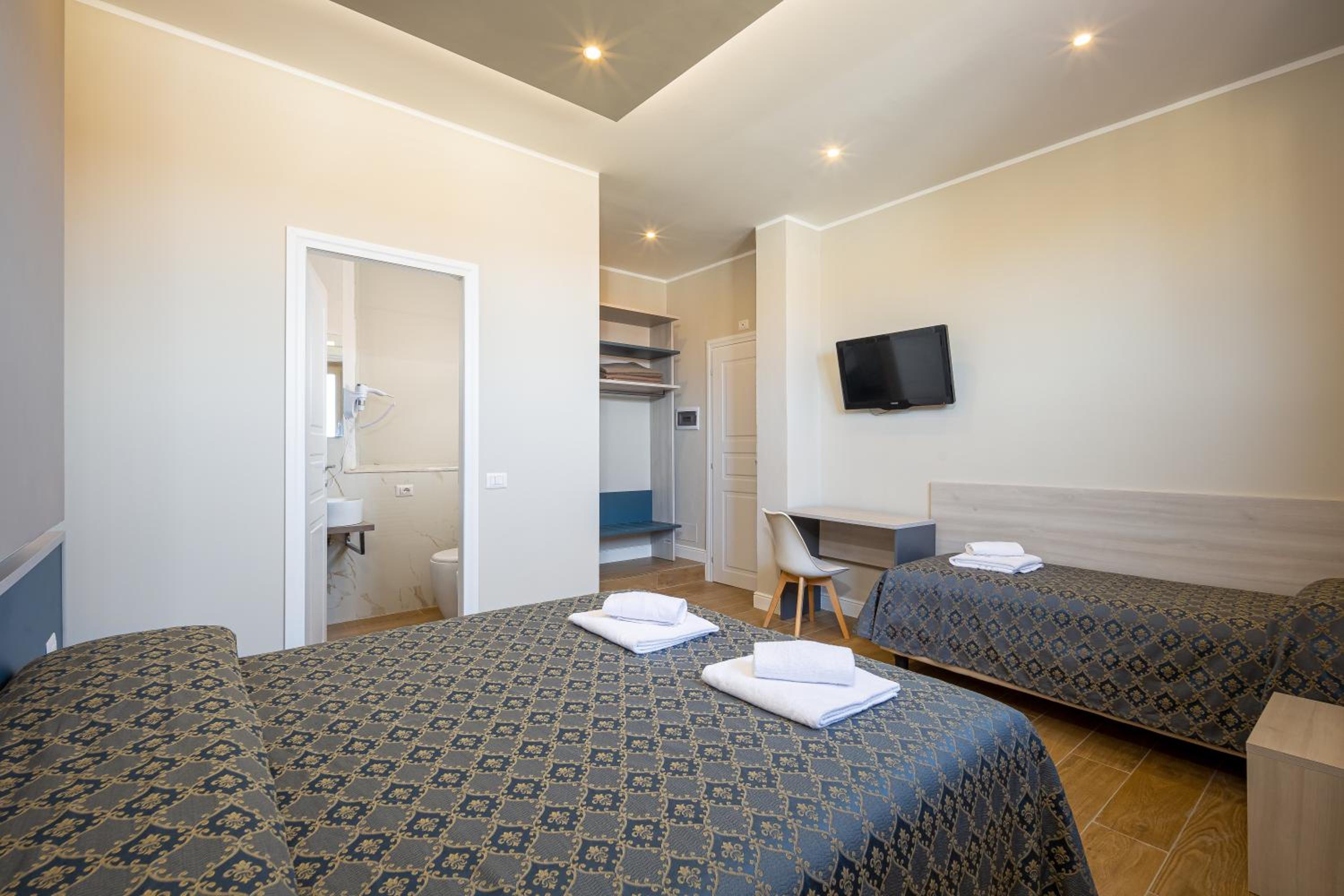 Quadruple Room photo 3