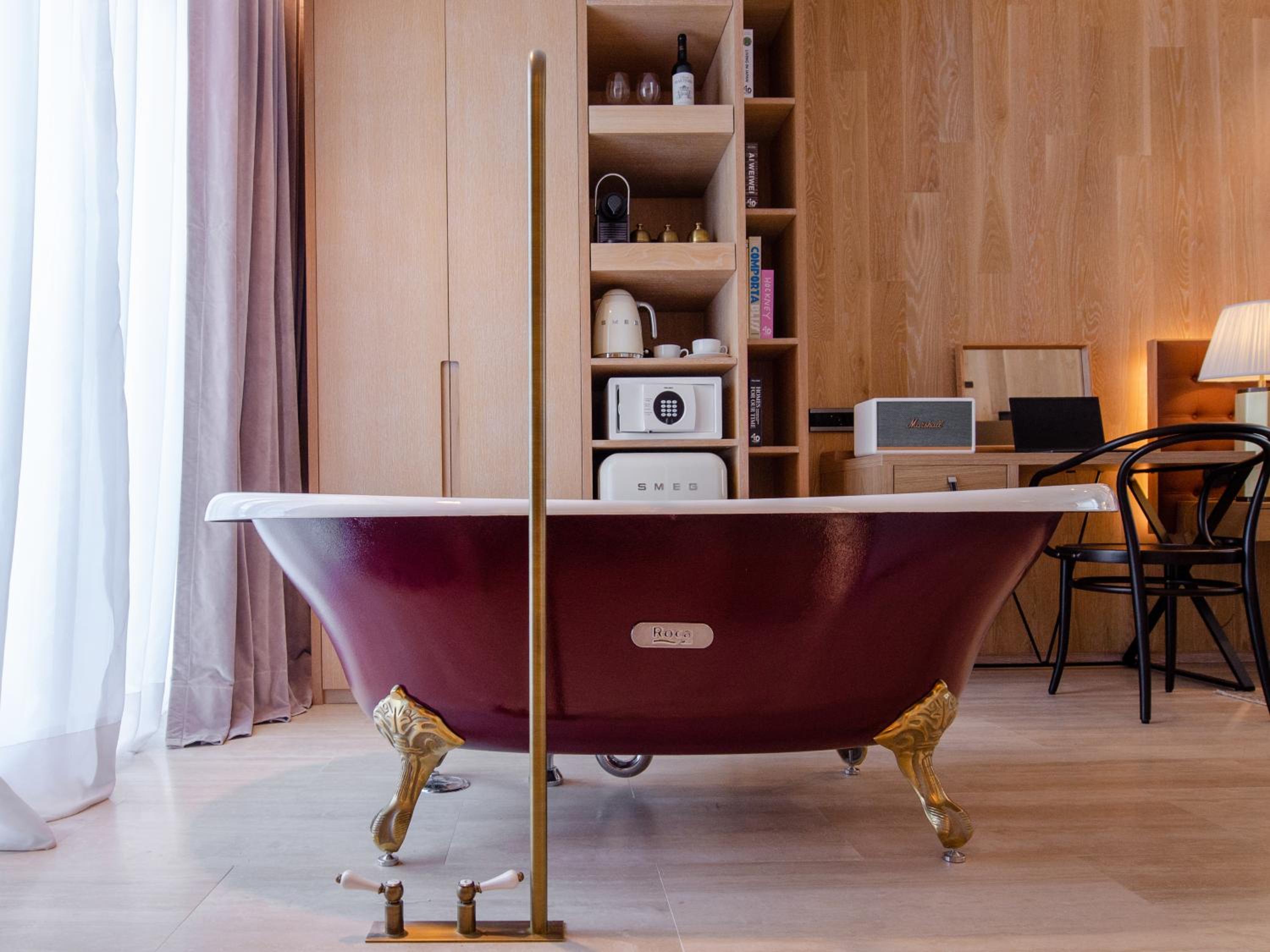 Contemporary Junior Suite - Photo 6