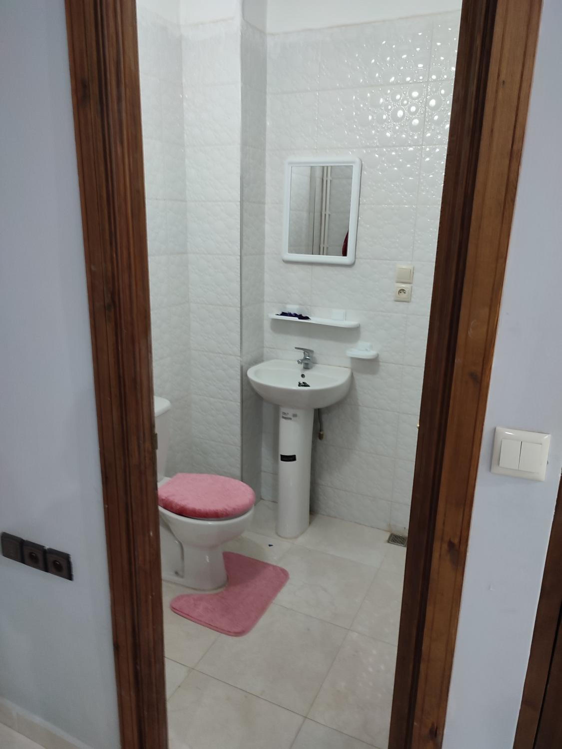 One-Bedroom Apartment - Photo 3