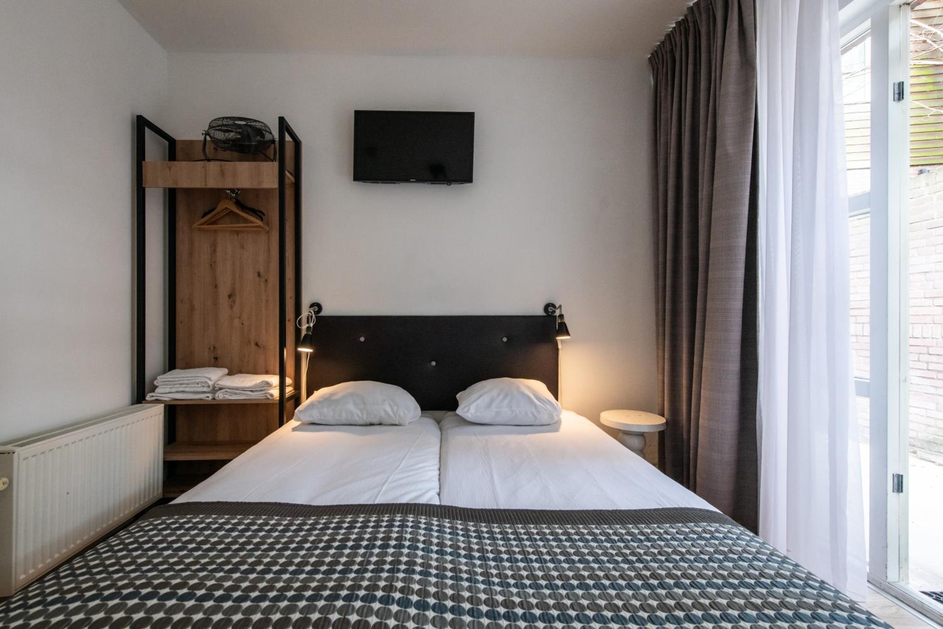 Standard Twin Room - City View