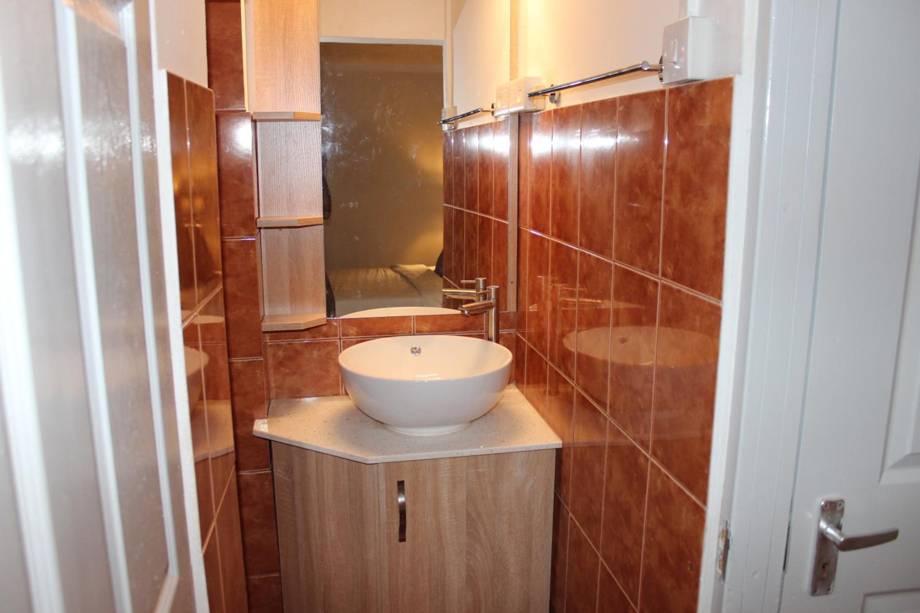 Deluxe Double Room with Extra Bed - Photo 4