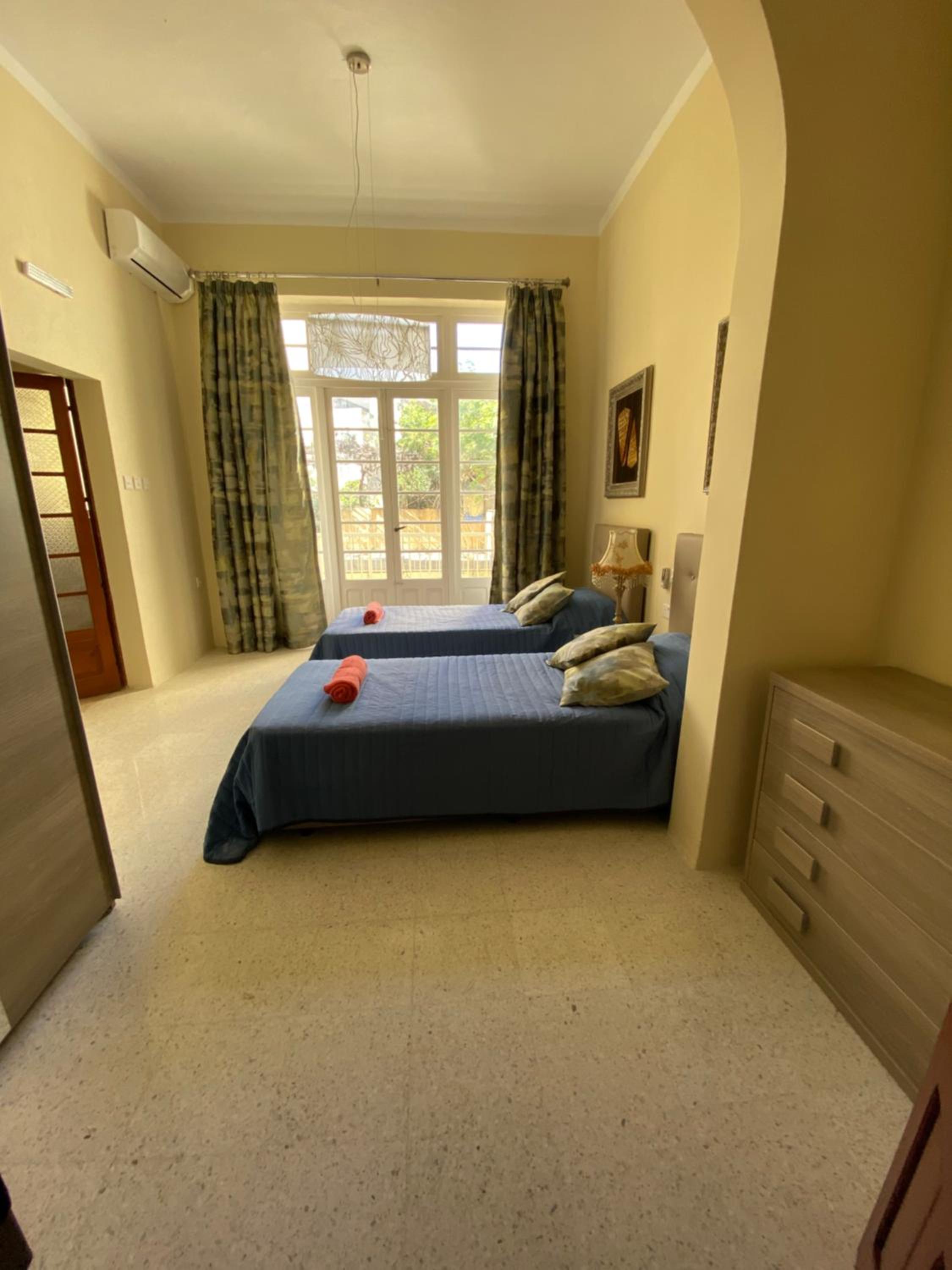 Twin Room with Balcony - Photo 1