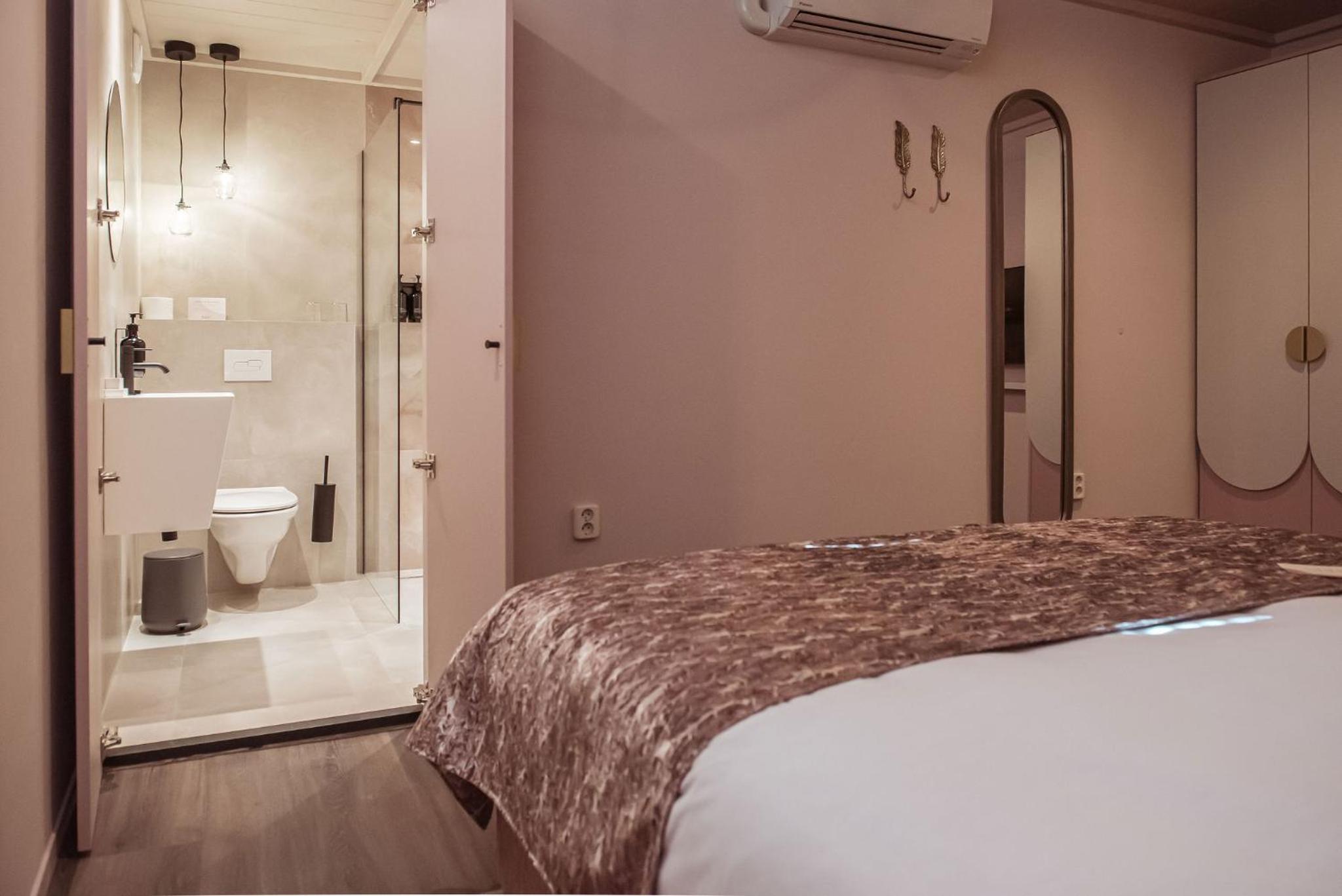 Standard Double or Twin Room photo 3
