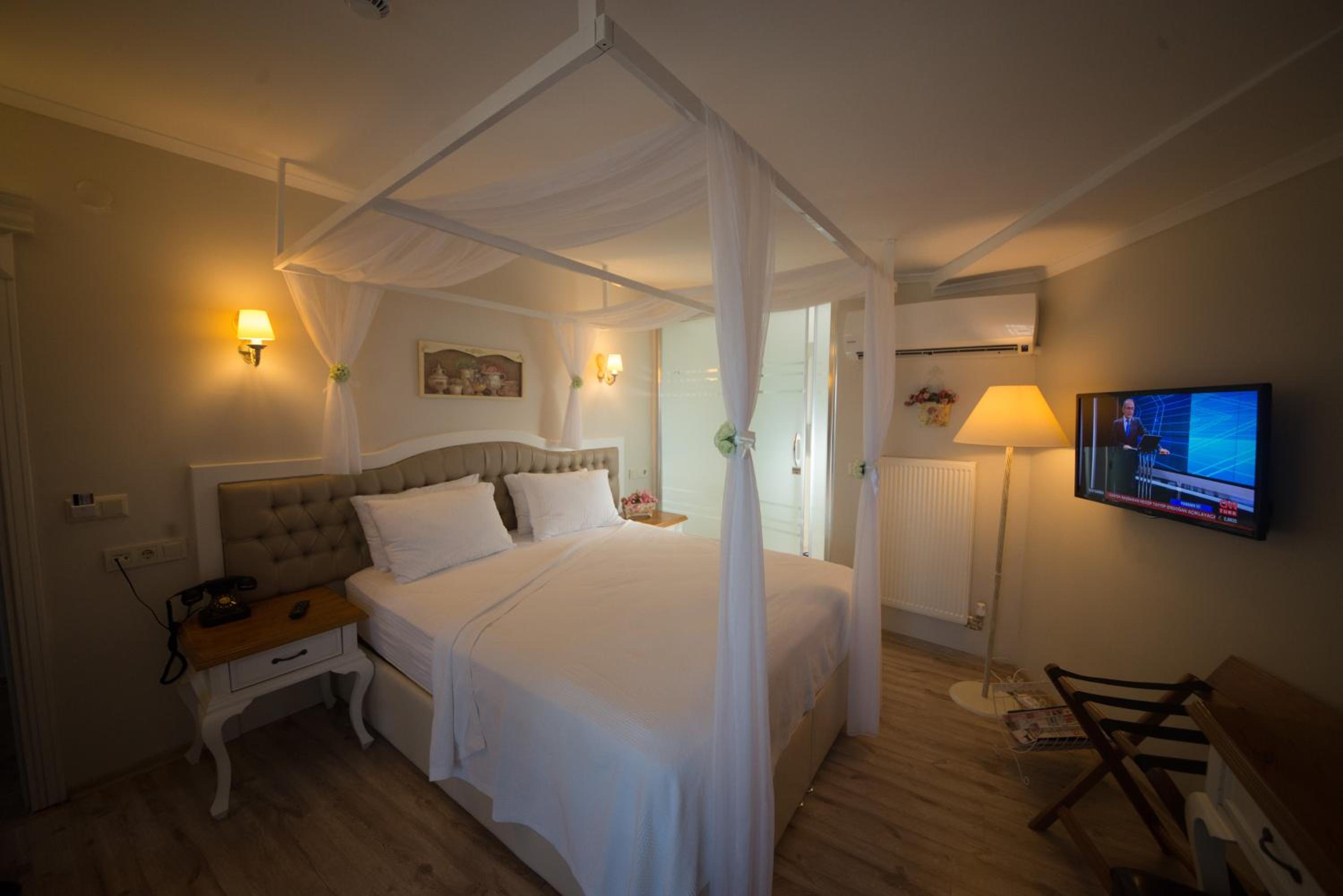 Superior Double or Twin Room with Terrace