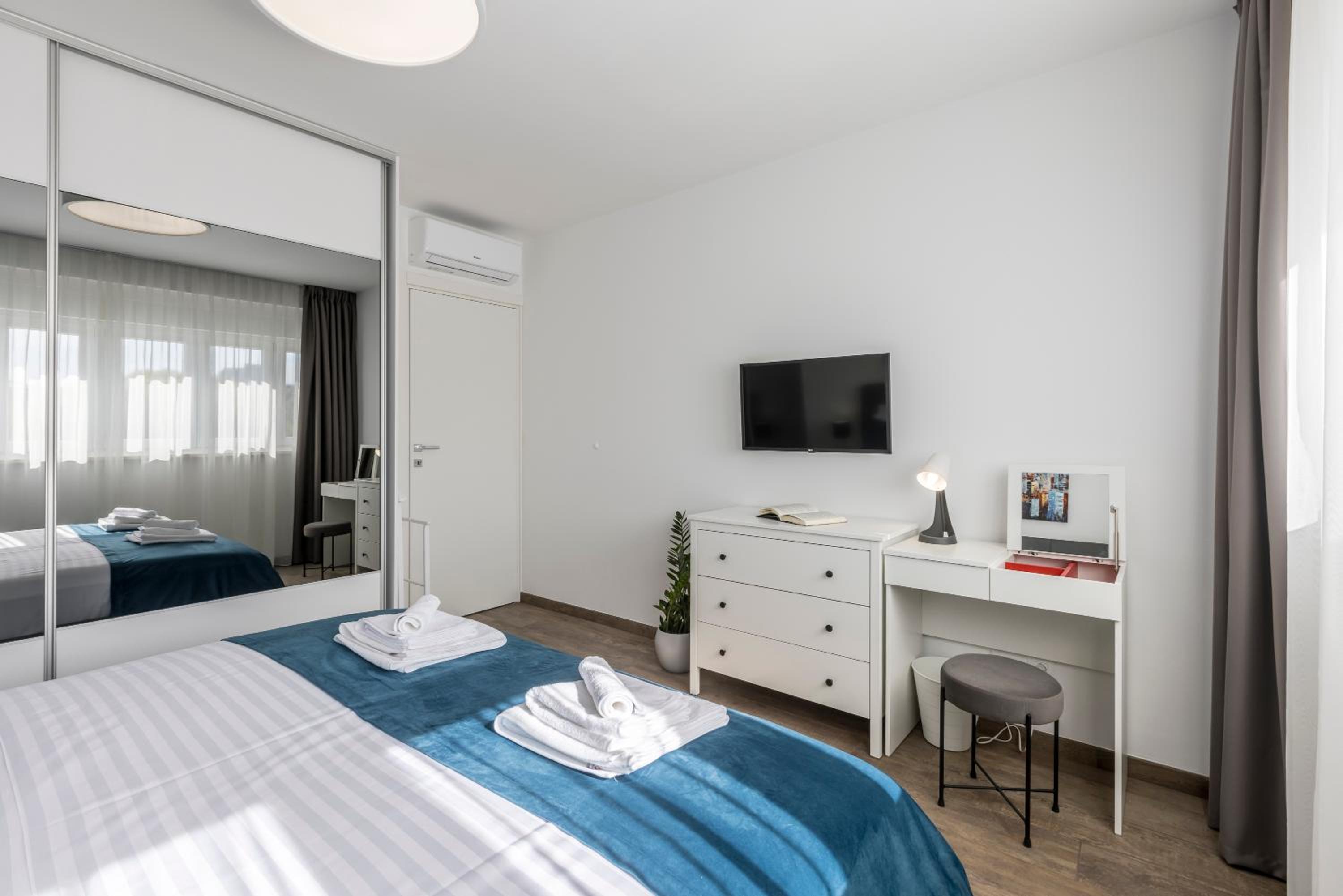 Two-Bedroom Apartment - Photo 28