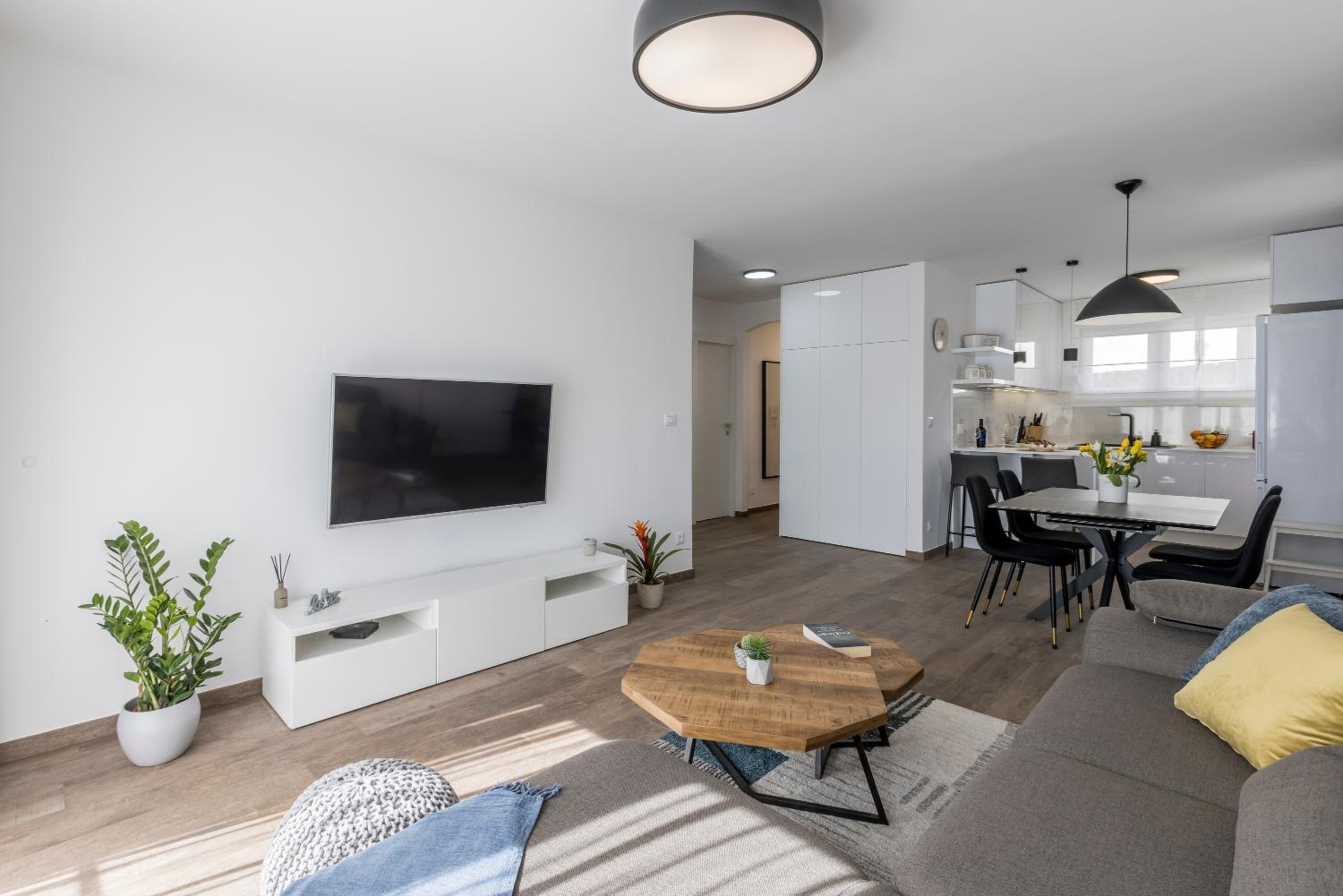 Two-Bedroom Apartment - Photo 20