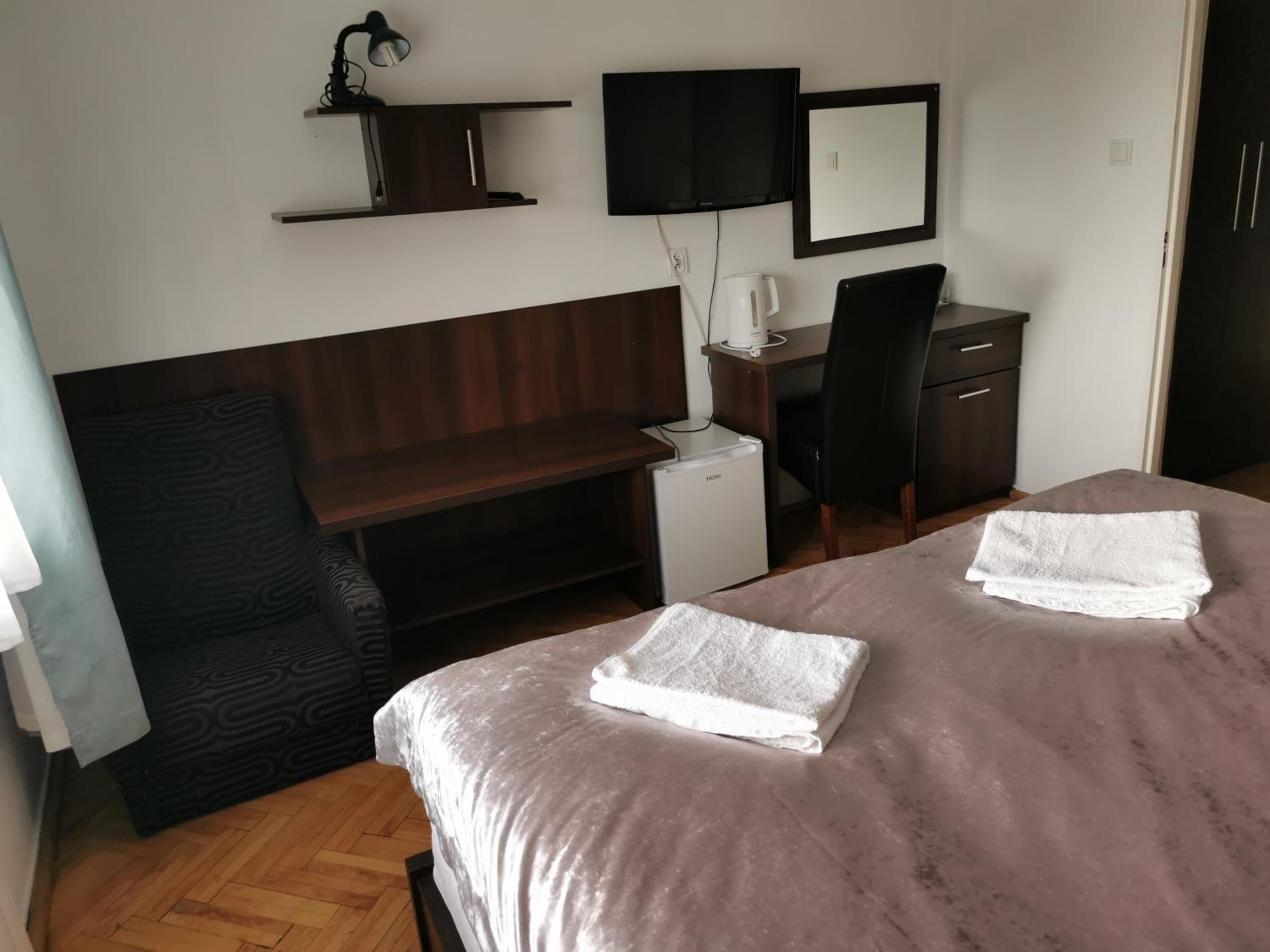 Large Double Room photo 1