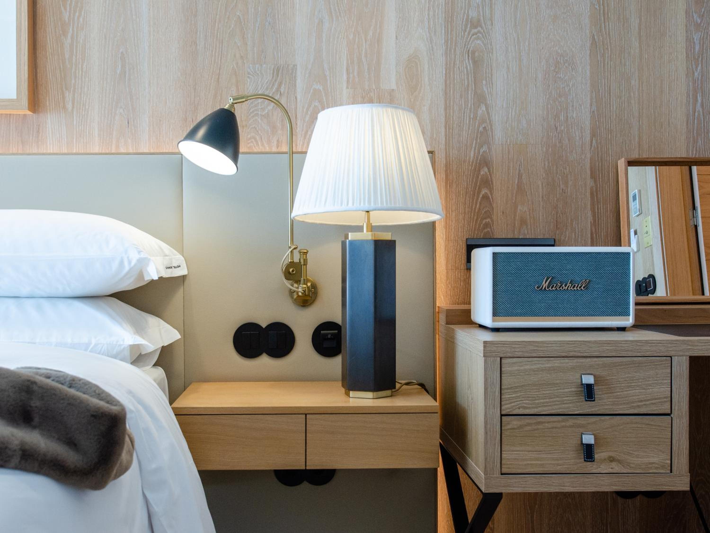 Contemporary Junior Suite - Photo 3