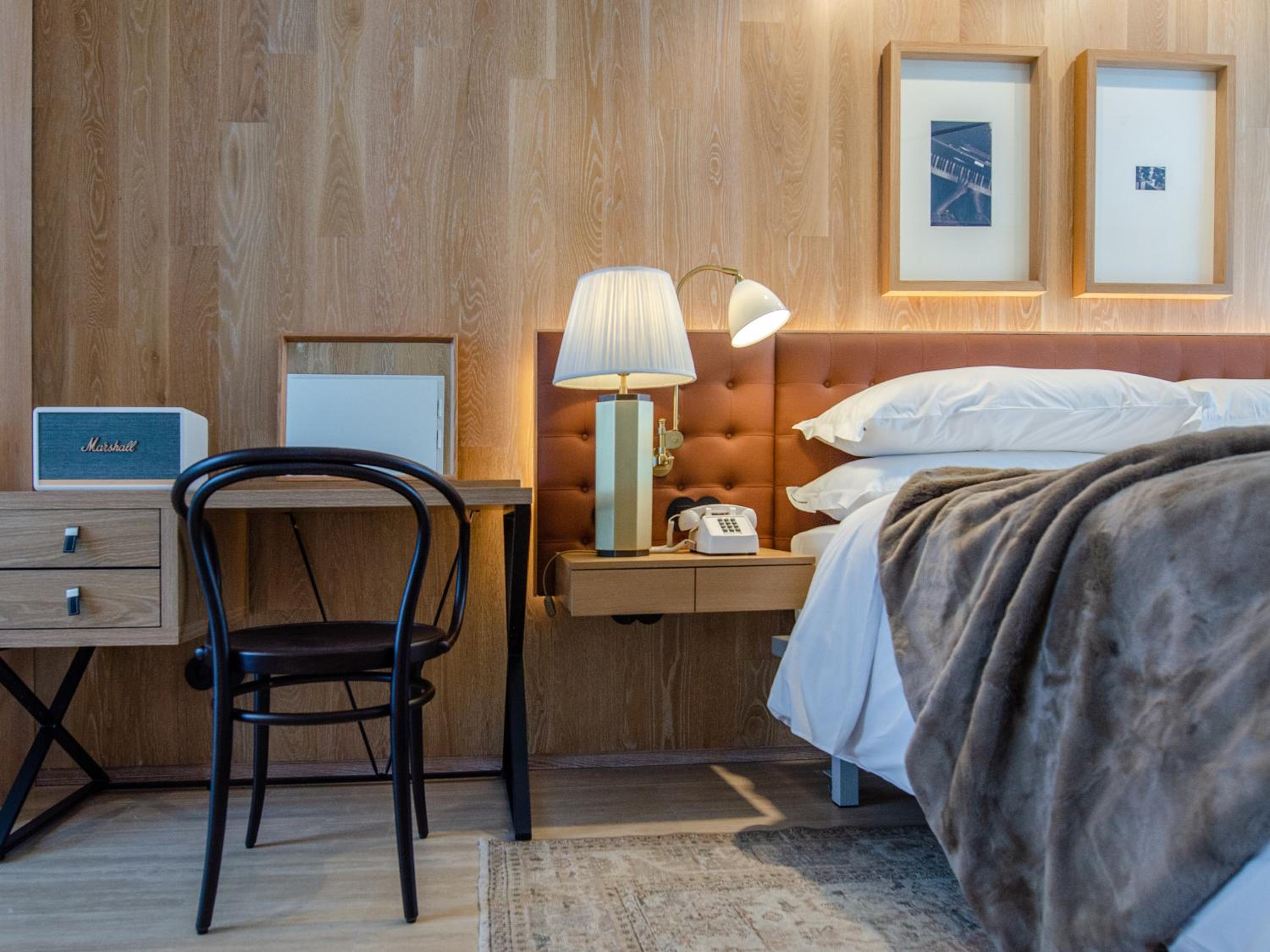 Contemporary Junior Suite - Photo 1