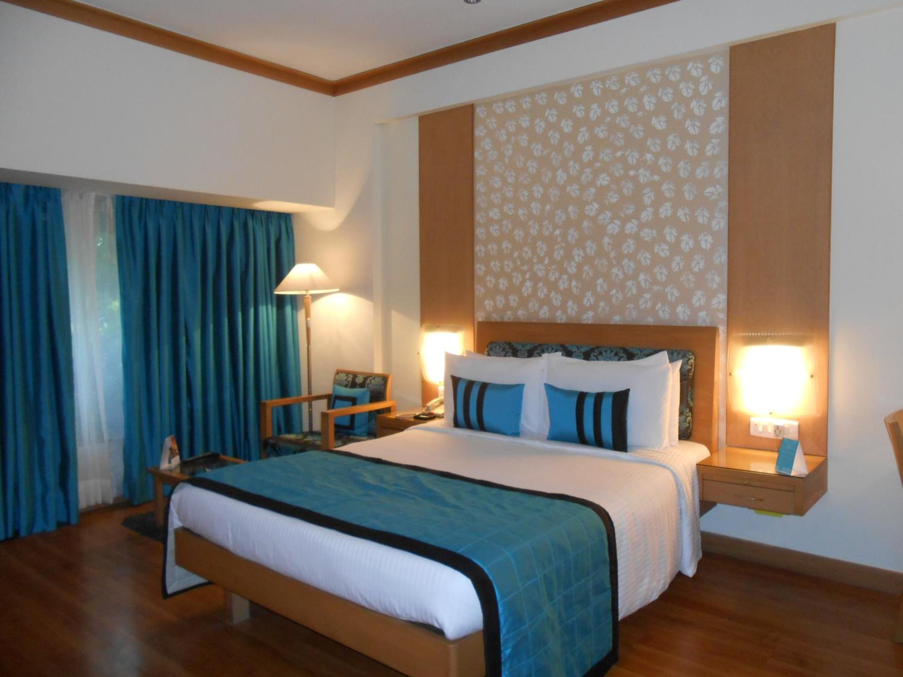Business Club Room - 10% off on Laundry and Travel desk - Photo 3
