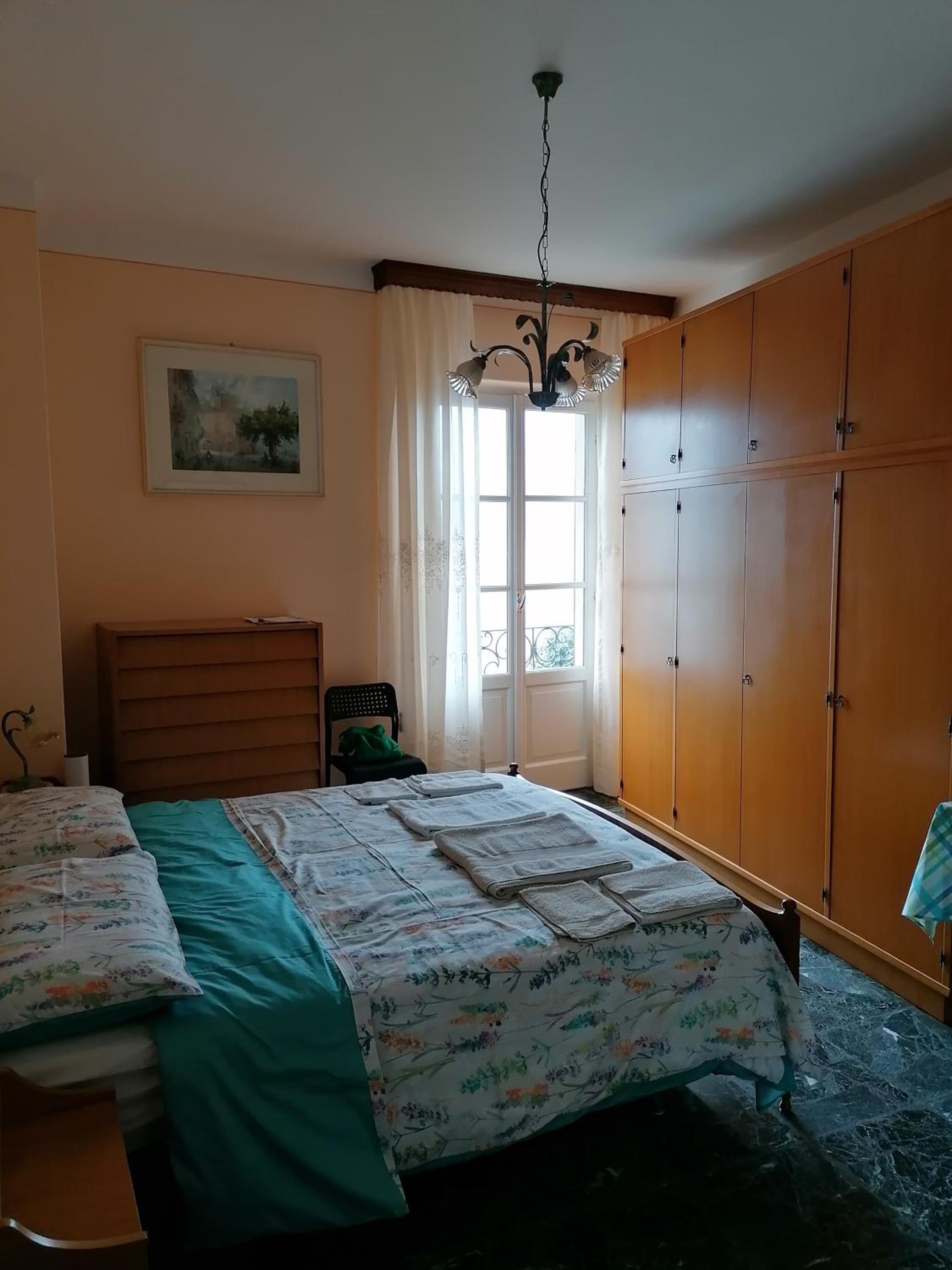 Apartment with Lake View