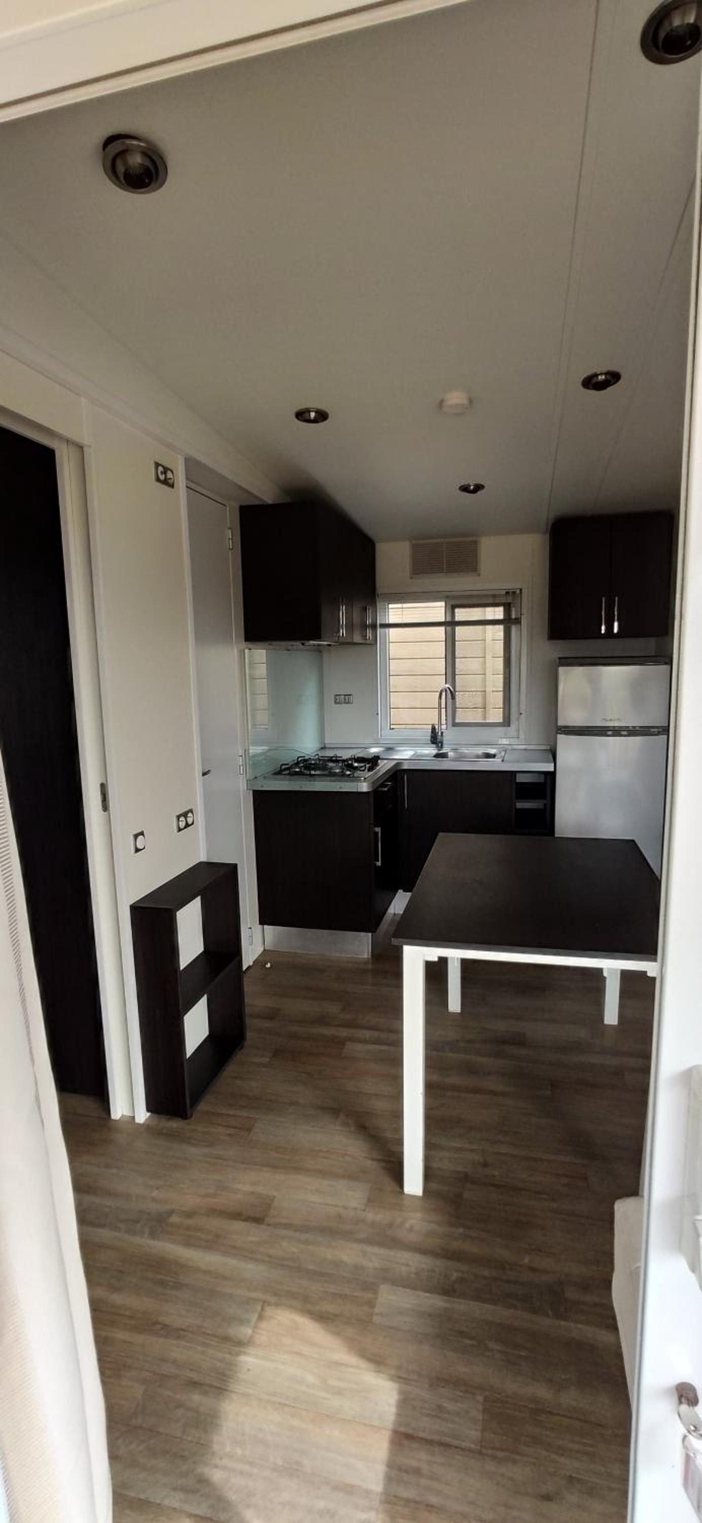 Mobile Home - Photo 8
