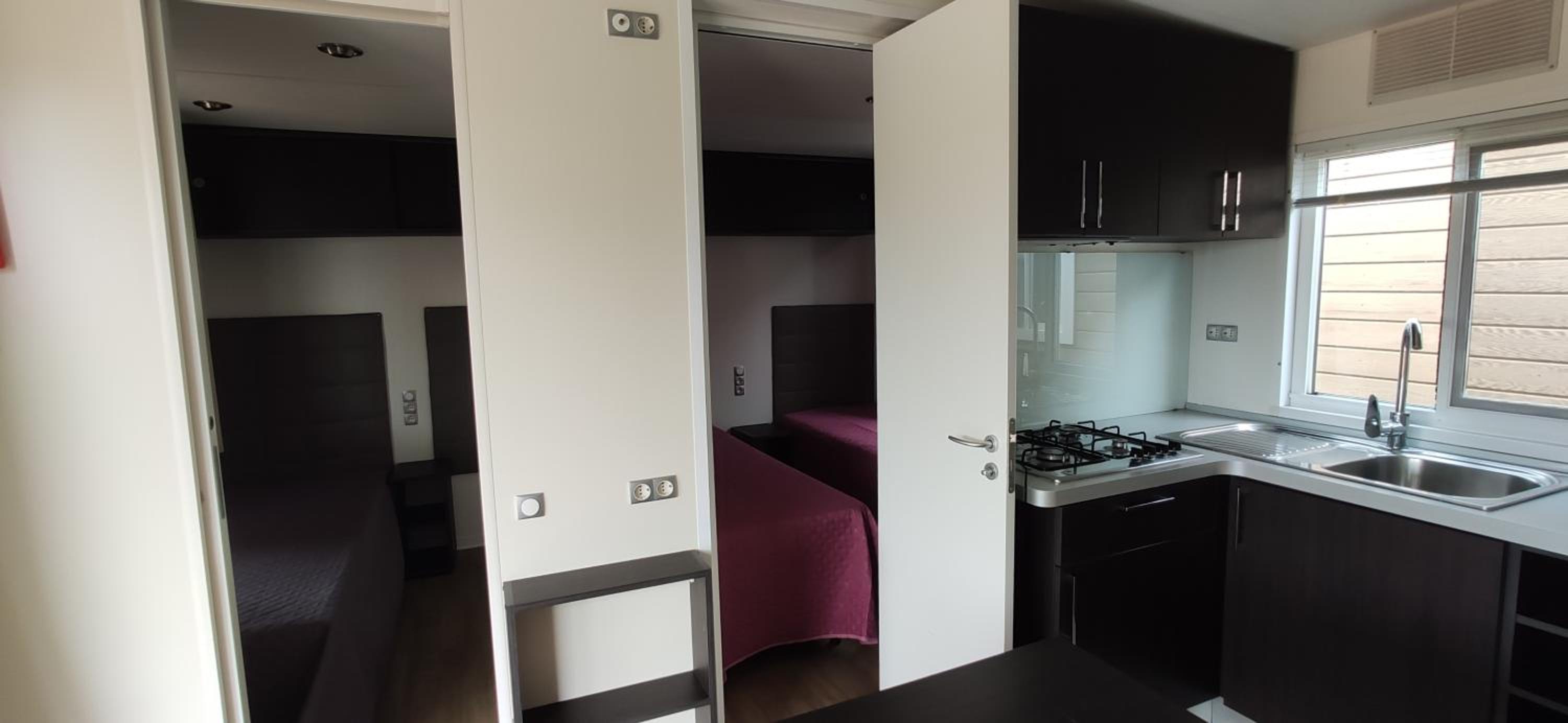 Mobile Home - Photo 13