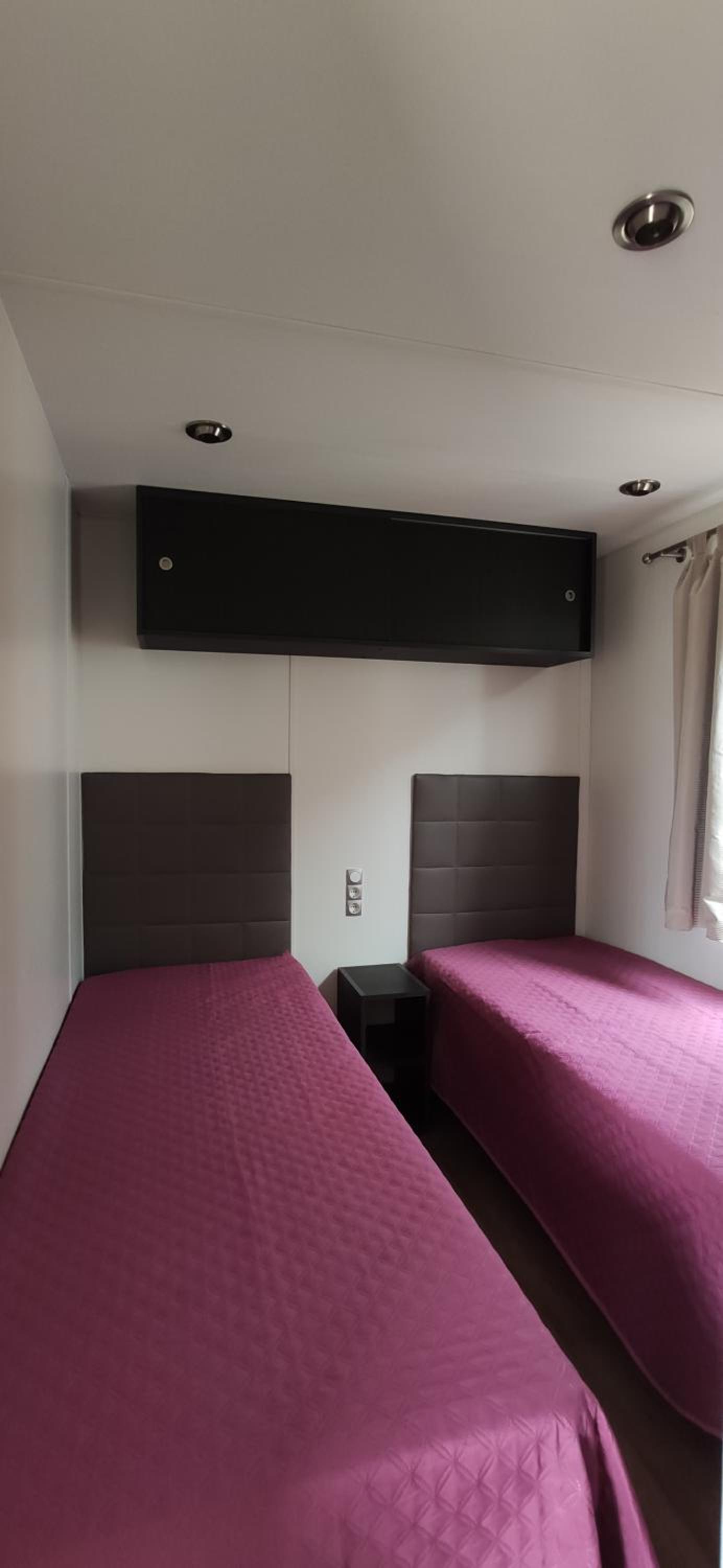 Mobile Home - Photo 17