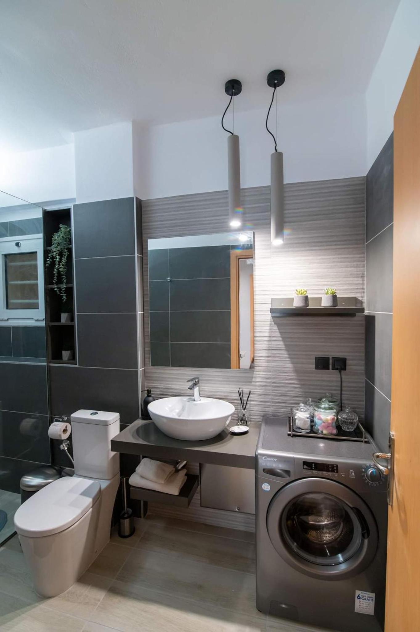 Two-Bedroom Apartment - Photo 16