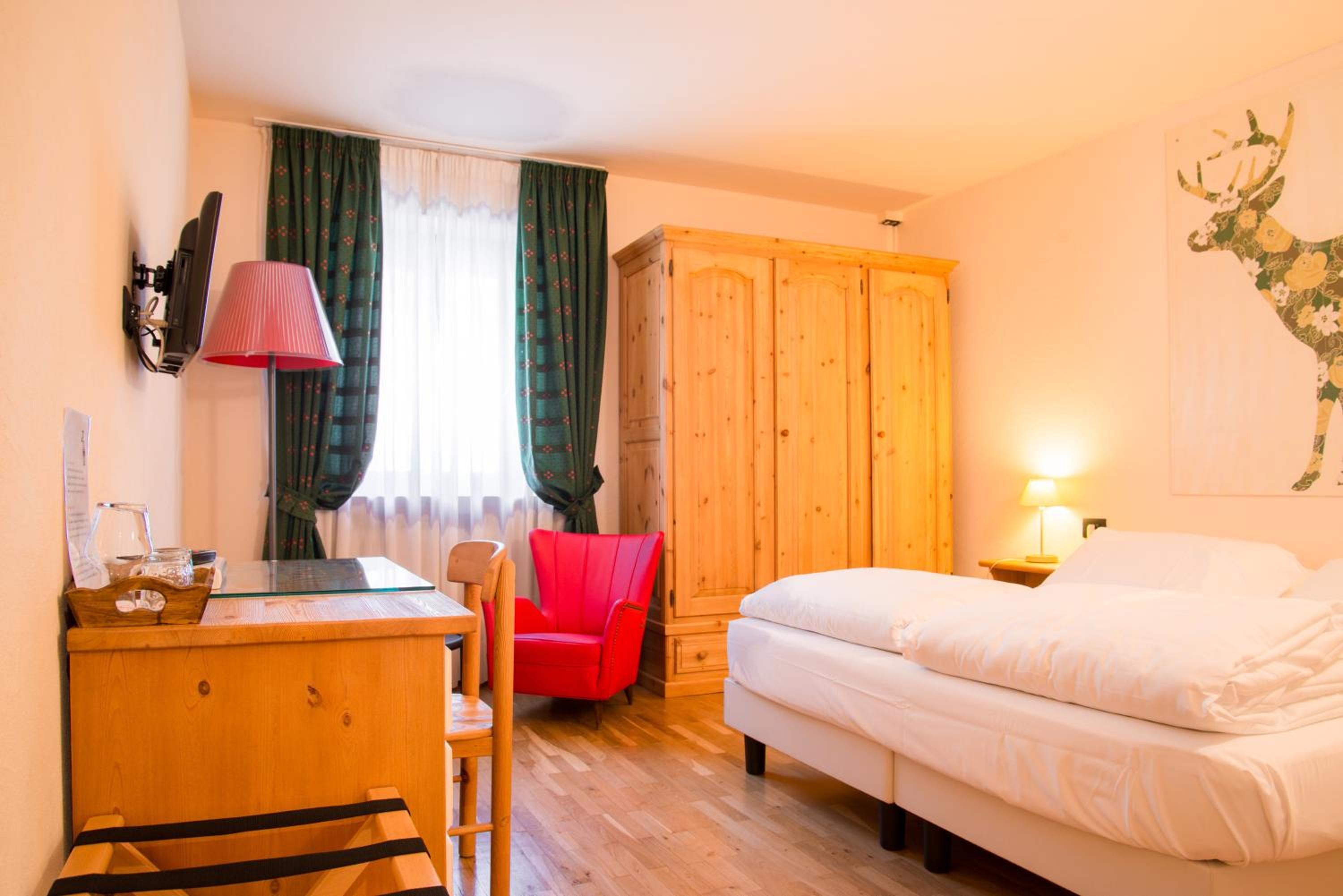 Standard Double or Twin Room - Photo 4