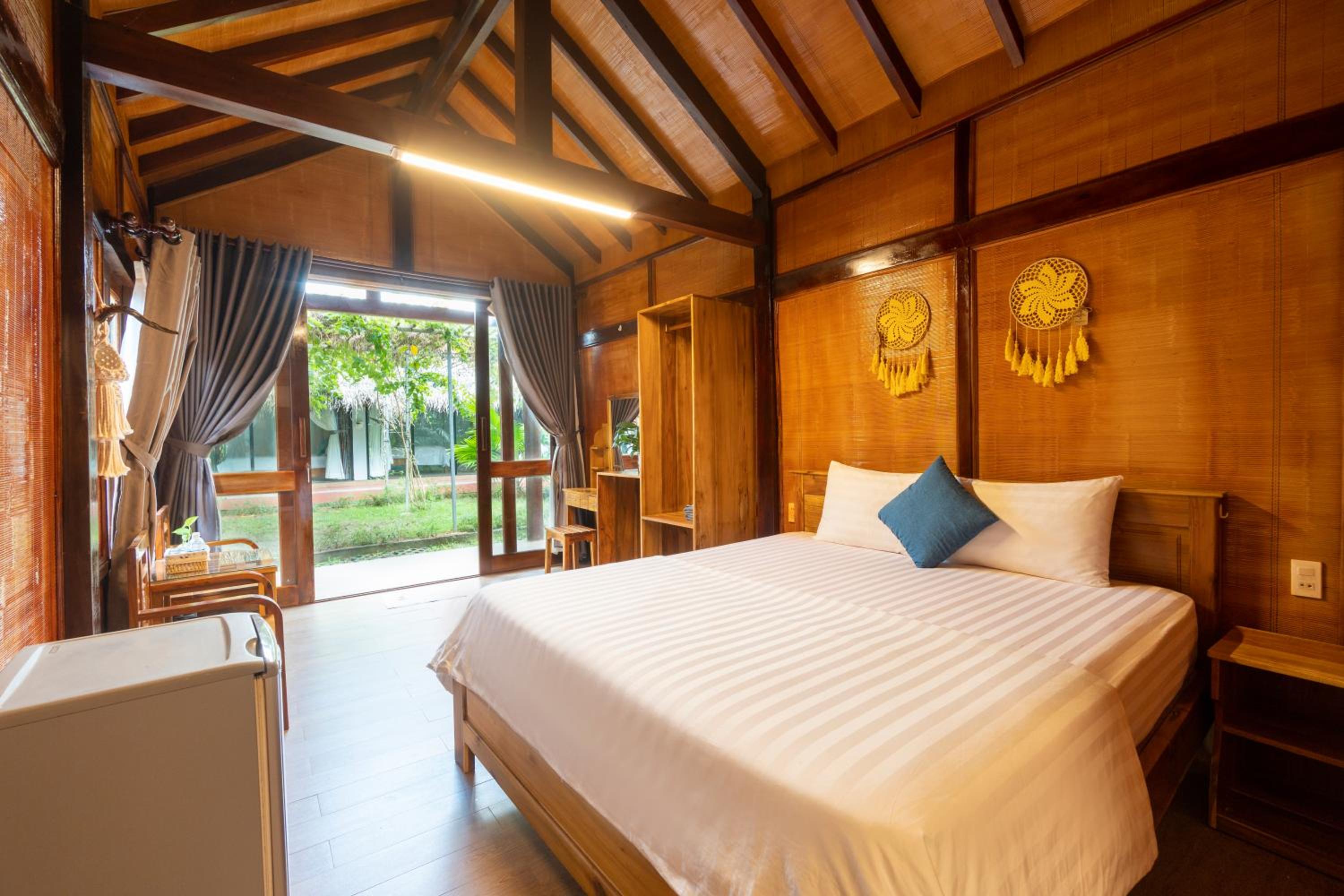 Double Room with Garden View - Photo 10