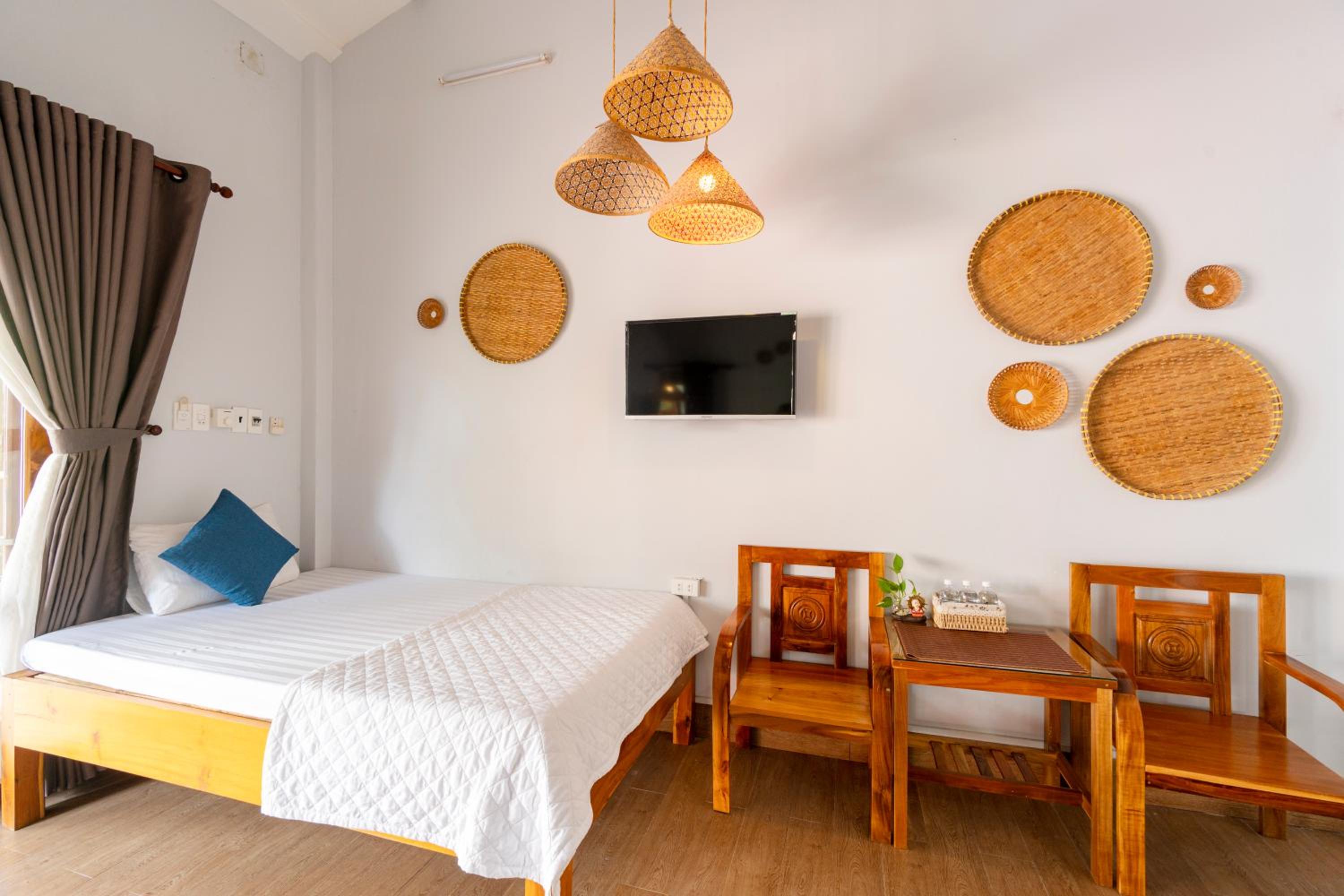 Triple Room with Pool View - Photo 1