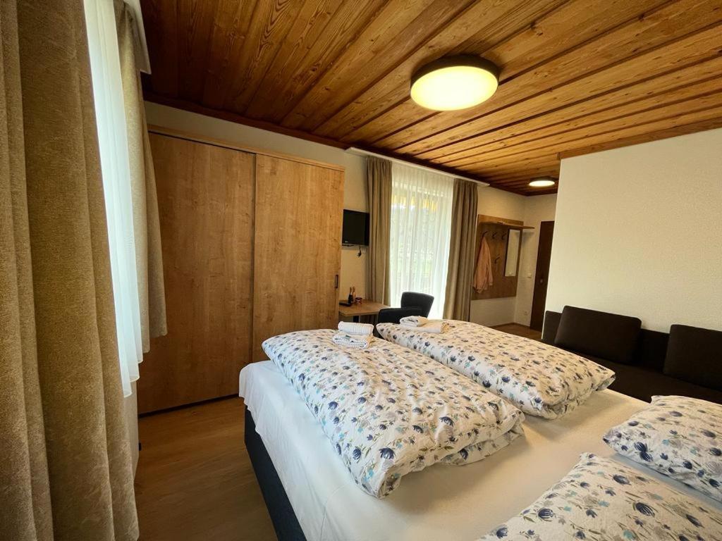 Deluxe Suite - Photo 6